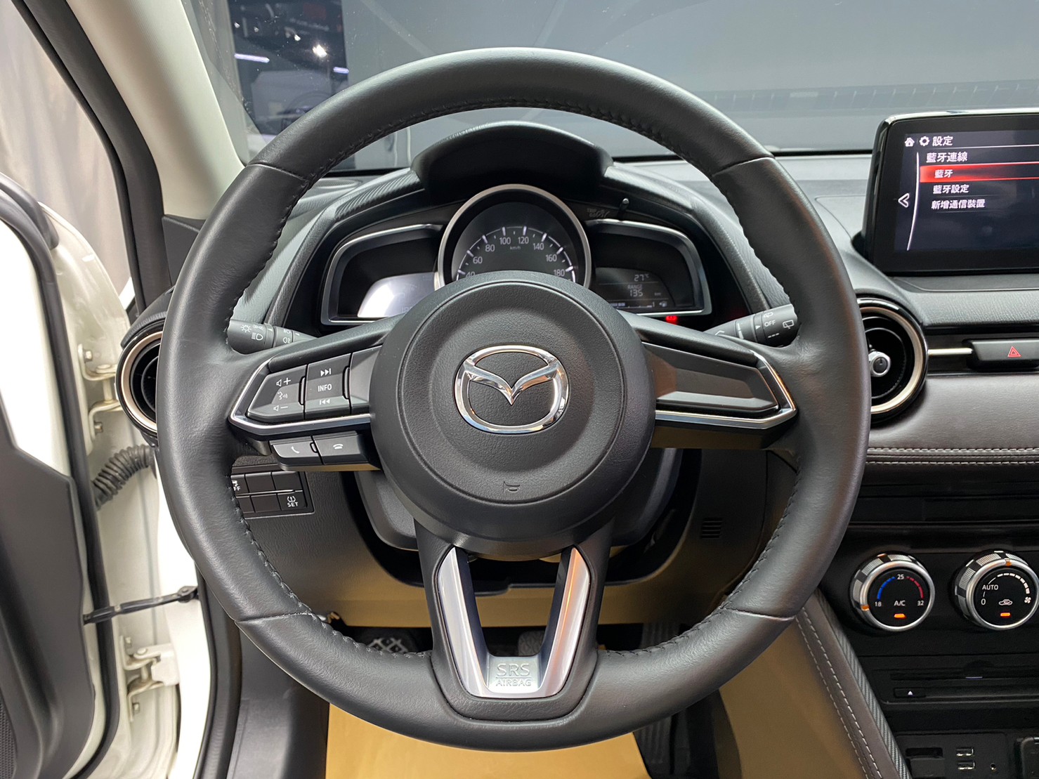 🔥2019 魂動馬二 MAZDA 2 1.5頂級型/僅跑1萬!/新車保固中 掀背車 🔥(114)【阿龍中古車 0968-691-205】  第9張相片