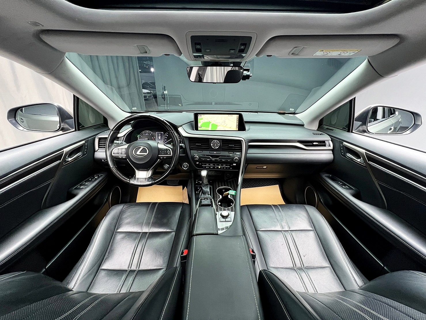 🔥2017 LEXUS RX200t 全景旗艦版/跟車/無線充電/抬頭🔥(216)【阿龍中古車 0968-691-205】  第4張相片