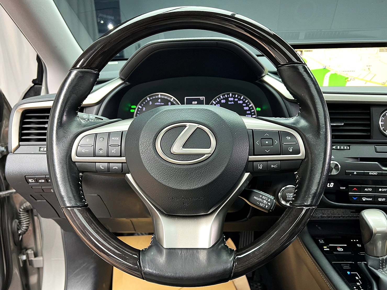🔥2017 LEXUS RX200t 全景旗艦版/跟車/無線充電/抬頭🔥(216)【阿龍中古車 0968-691-205】  第5張相片