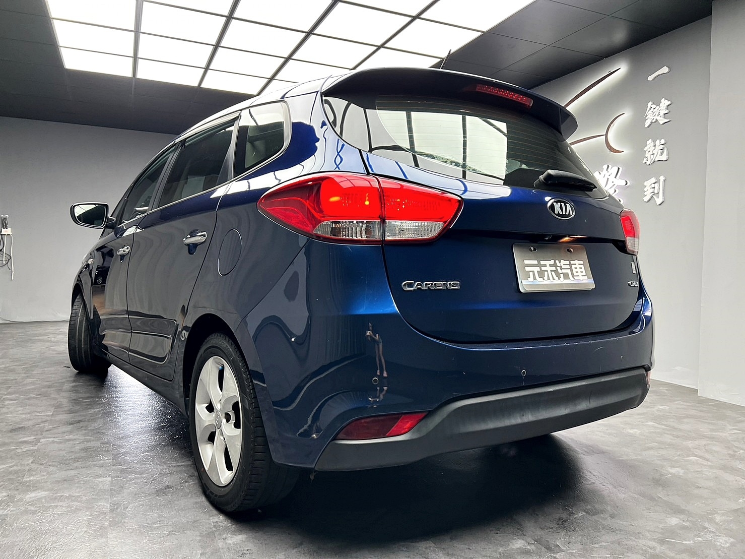 🔥2016 KIA 起亞 Carens CRDi 柴油豪華版/ 七人座 🔥(243)【阿龍中古車 0968-691-205】  第2張相片