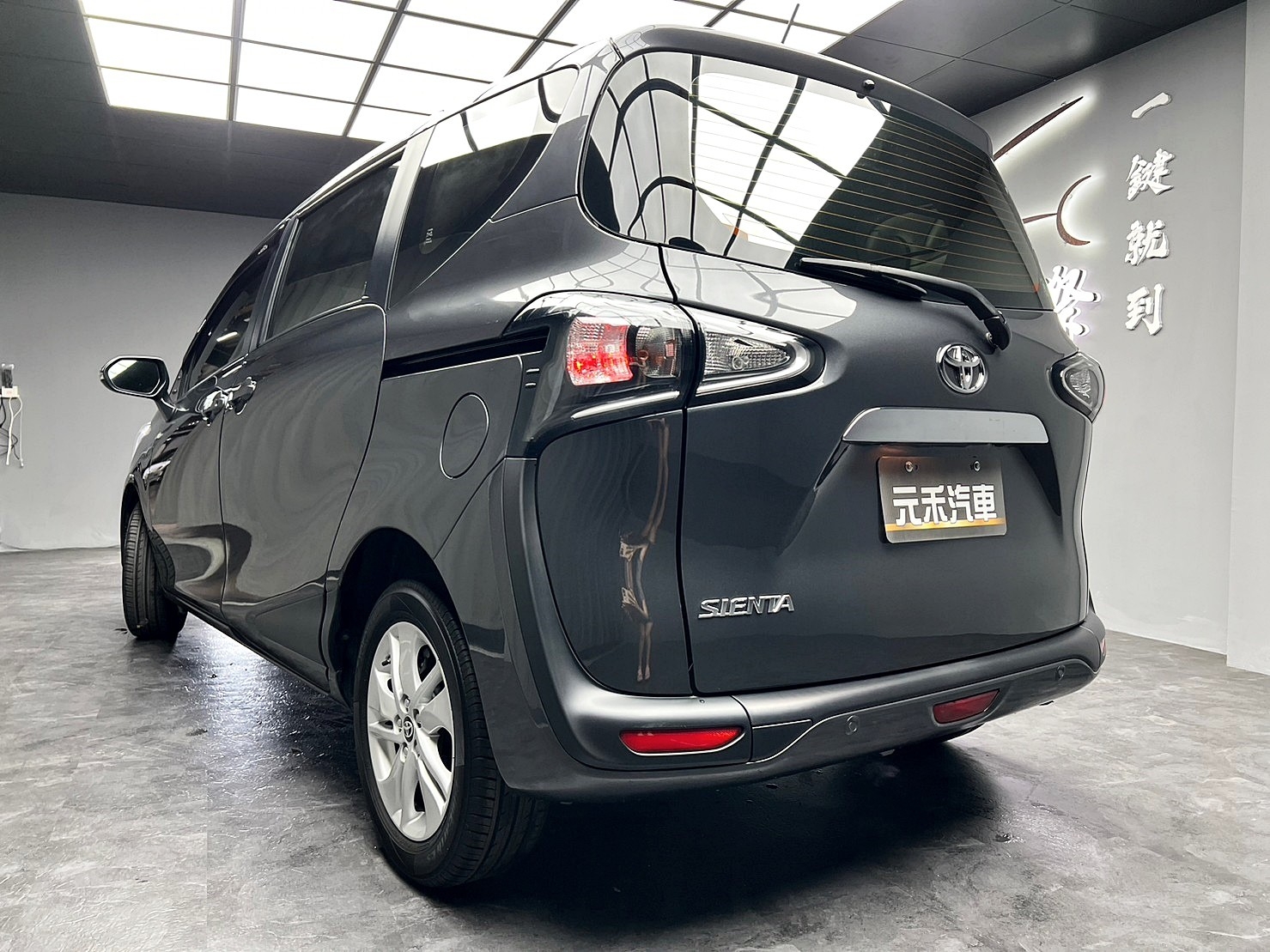 🔥2020小改後TOYOTA  Sienta 5人座豪華+ 右電滑門🔥(148)【阿龍中古車 0968-691-205】  第2張相片