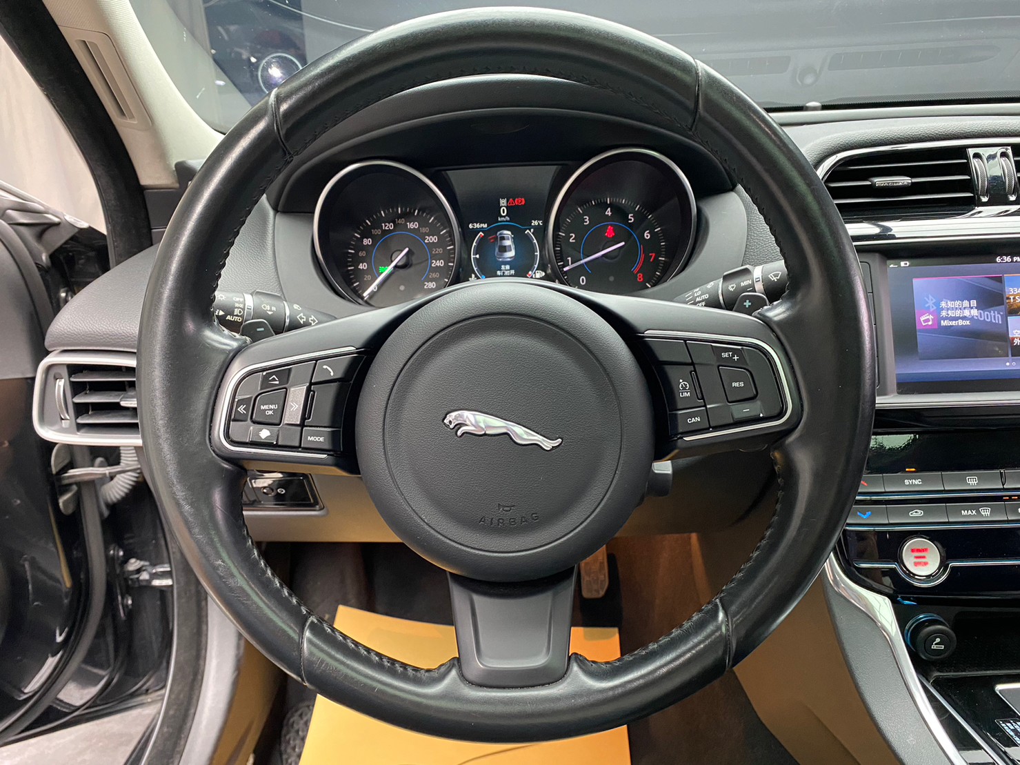 🔥2016 Jaguar 捷豹 XE Prestige 20t 英倫風/升級19吋鋁圈/Zl1brembo卡鉗🔥(234)【阿龍中古車 0968-691-205】  第4張相片