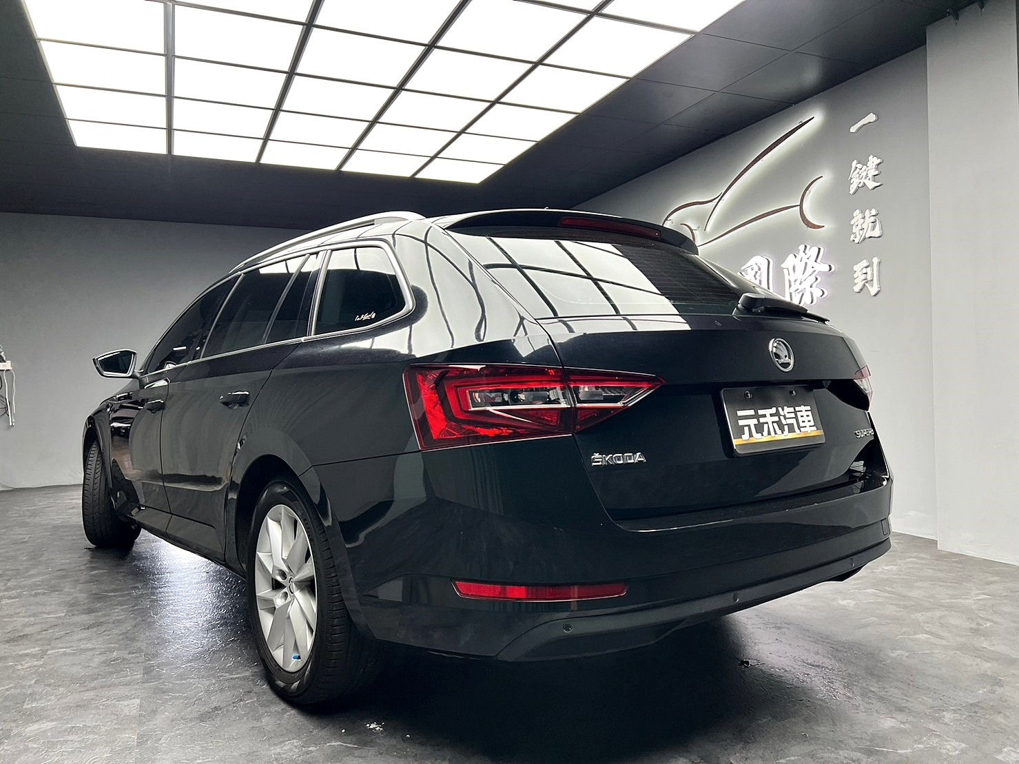 🔥2016 SKODA Superb Combi 旅行款 雙電動椅/電尾門🔥(236)【阿龍中古車 0968-691-205】  第3張相片