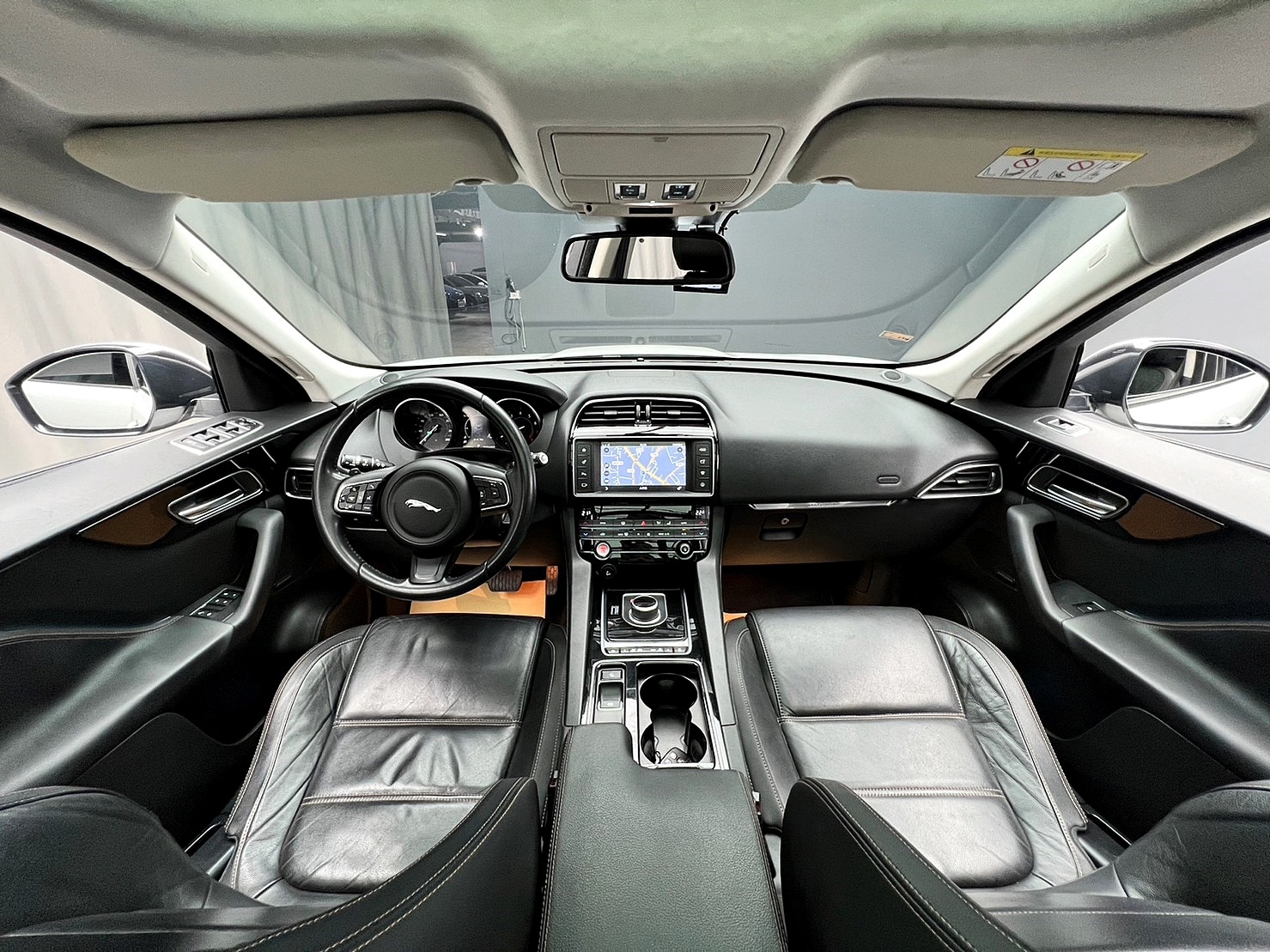 🔥2016 Jaguar 捷豹 FPace Prestige AWD 全景天窗/雙電熱椅/電尾門/Meridian音響🔥(146)【阿龍中古車 0968-691-205】  第3張相片