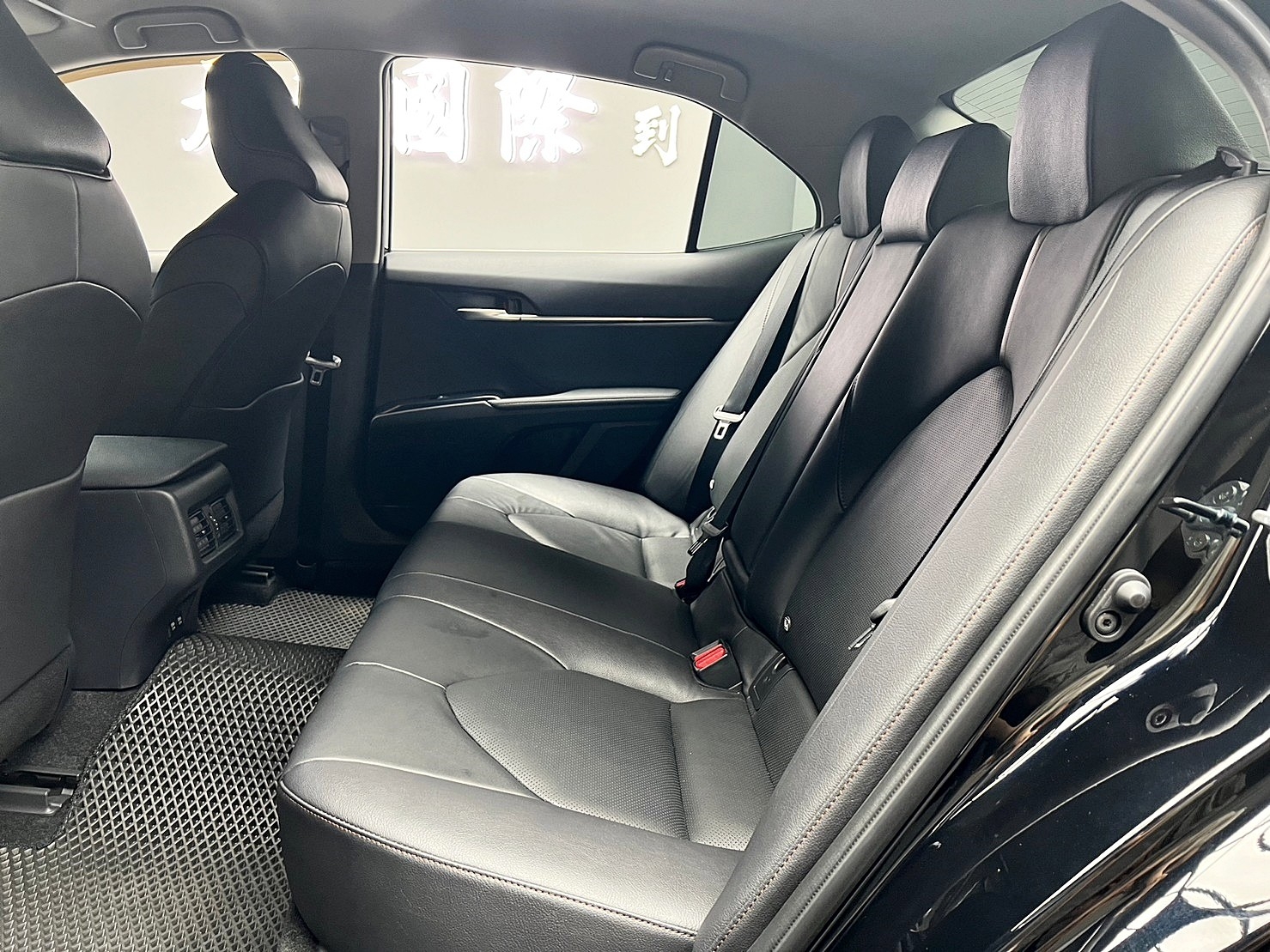 🔥2020式 TOYOTA 冠美麗 Camry ACC跟車/盲點/僅跑1萬/新車保固中🔥(014)【阿龍中古車 0968-691-205】  第2張相片