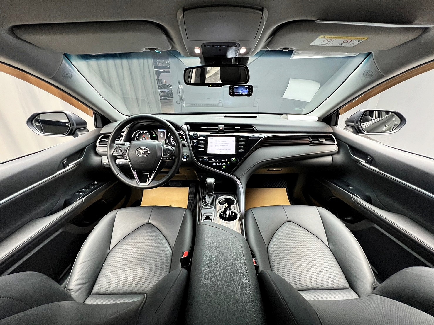 🔥2020式 TOYOTA 冠美麗 Camry ACC跟車/盲點/僅跑1萬/新車保固中🔥(014)【阿龍中古車 0968-691-205】  第3張相片