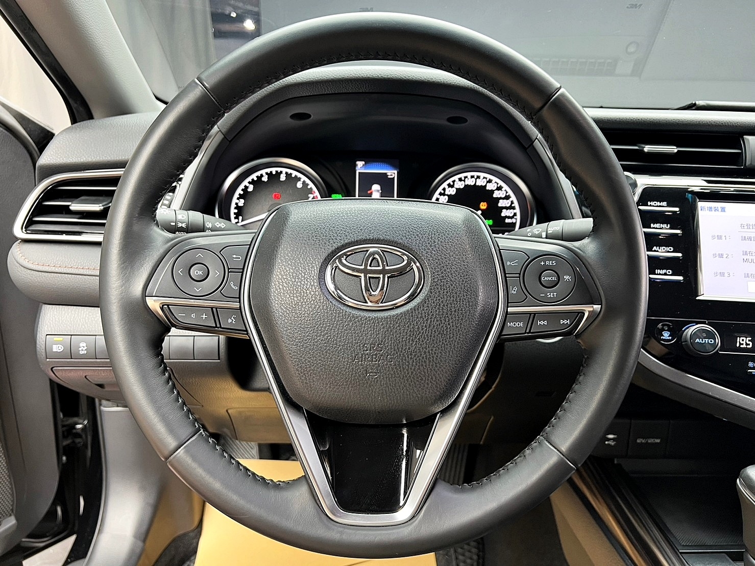 🔥2020式 TOYOTA 冠美麗 Camry ACC跟車/盲點/僅跑1萬/新車保固中🔥(014)【阿龍中古車 0968-691-205】  第4張相片