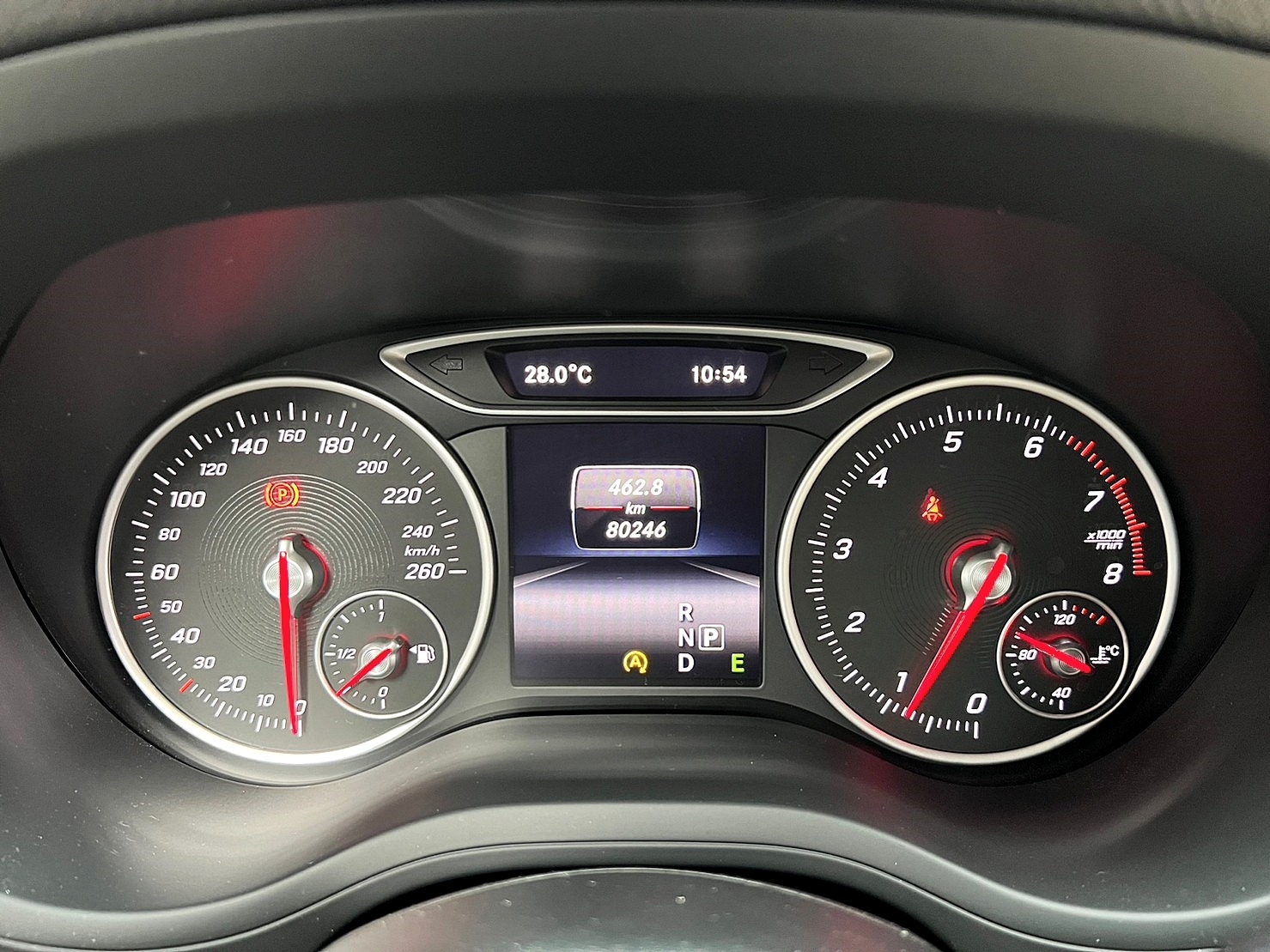 🔥2015式小改款 BENZ W246 B180 雙色內室/自動停車🔥(238)【阿龍中古車 0968-691-205】  第5張相片