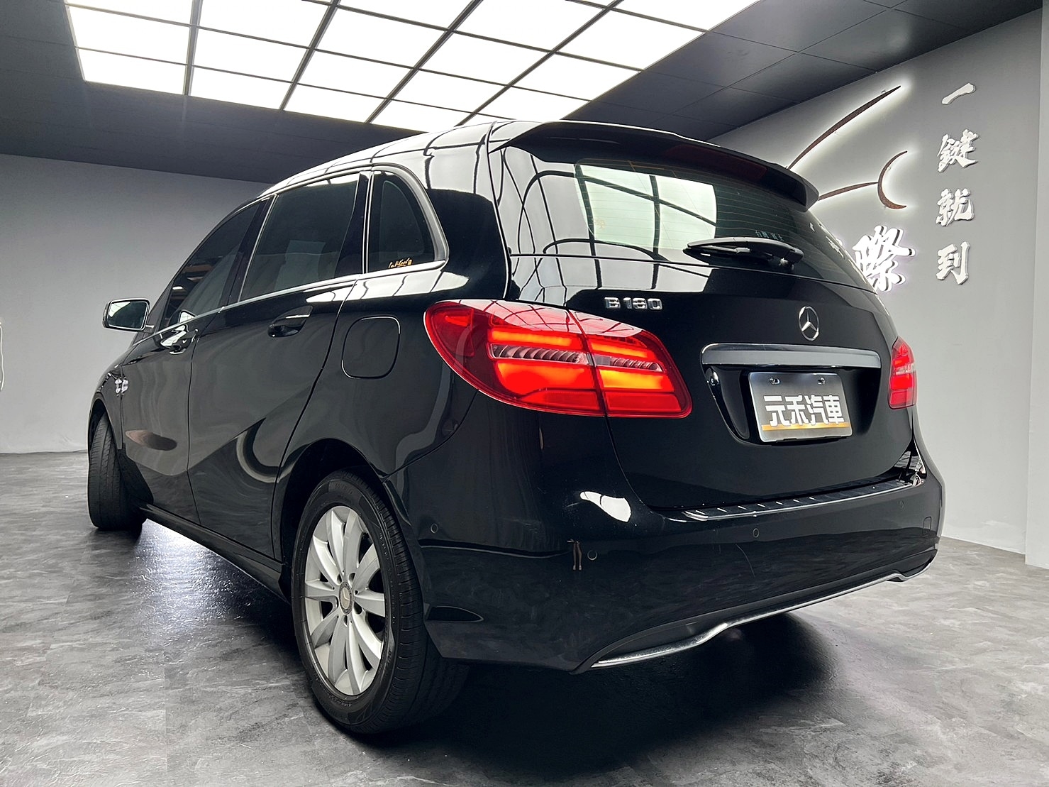 🔥2015式小改款 BENZ W246 B180 雙色內室/自動停車🔥(238)【阿龍中古車 0968-691-205】  第9張相片