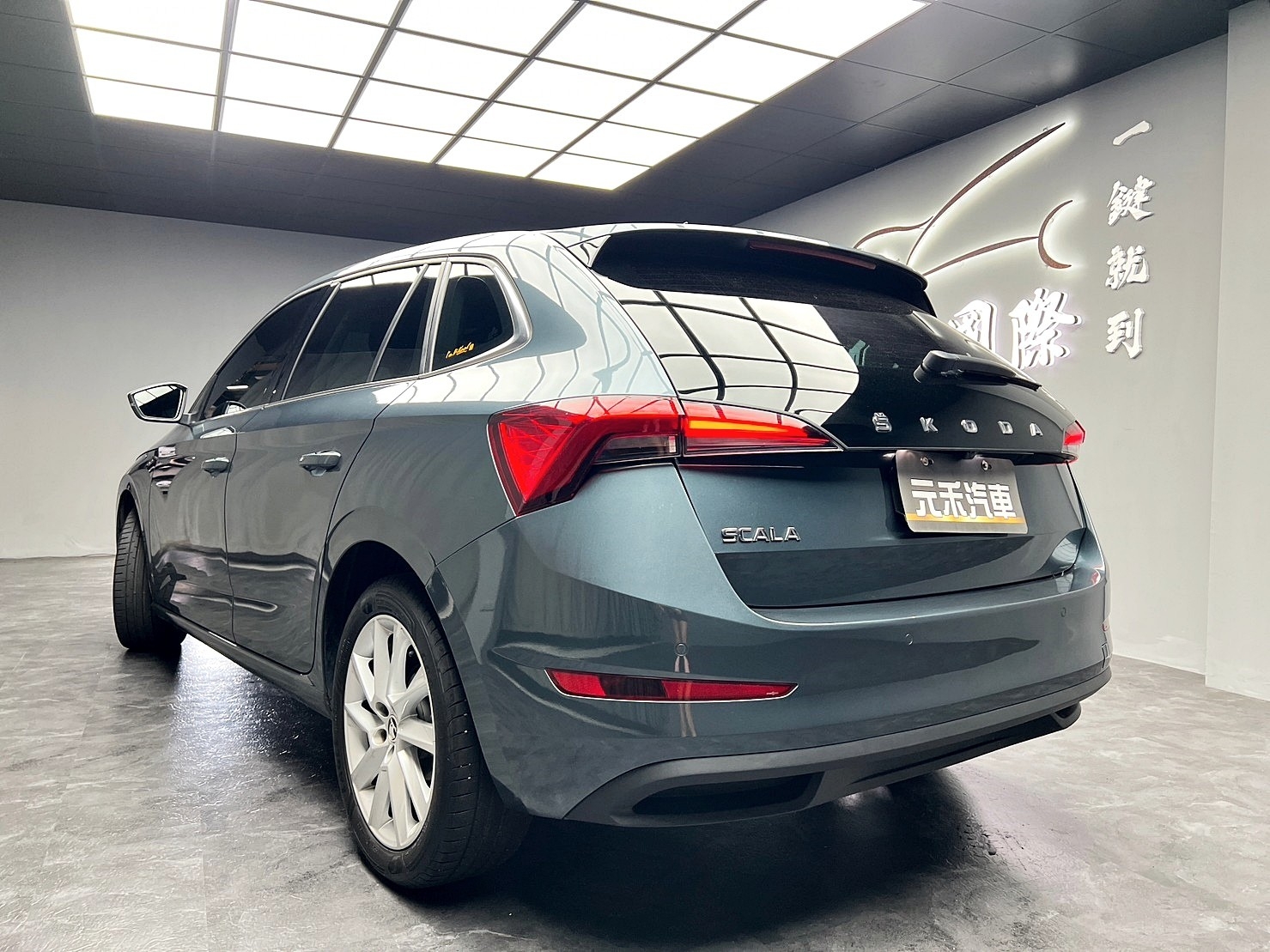 🔥2020 SKODA Scala 1.5 TSI豪華菁英版 ACC跟車/電熱椅/掀背/新車保固中🔥(219)【阿龍中古車 0968-691-205】  第2張相片