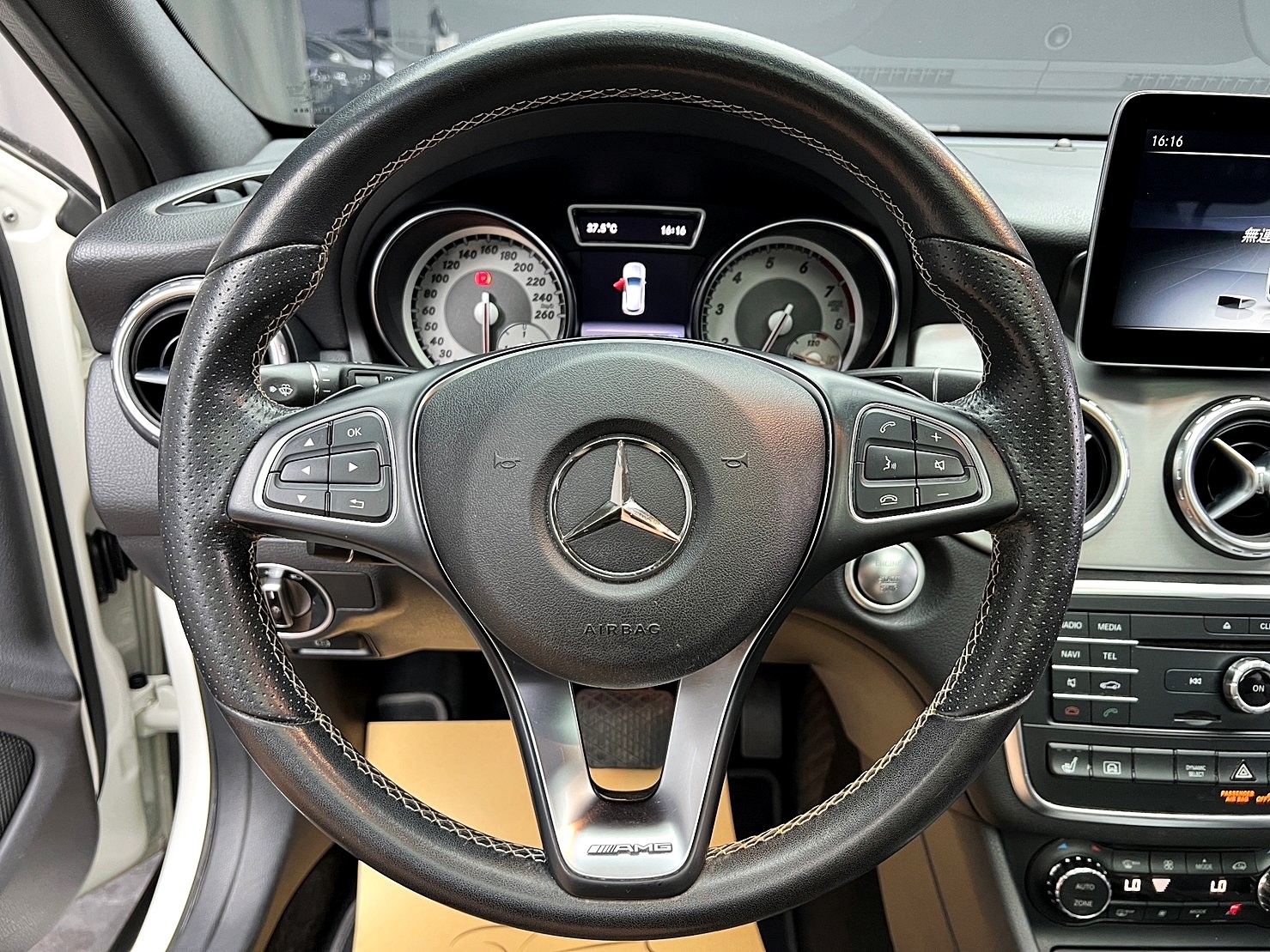 🔥2017式 X156 GLA250 AMG 4MATIC 自動停車🔥(016)【阿龍中古車 0968-691-205】  第4張相片