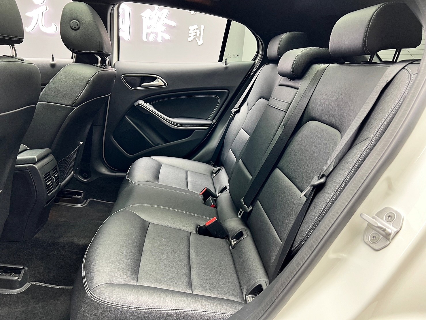🔥2017式 X156 GLA250 AMG 4MATIC 自動停車🔥(016)【阿龍中古車 0968-691-205】  第8張相片