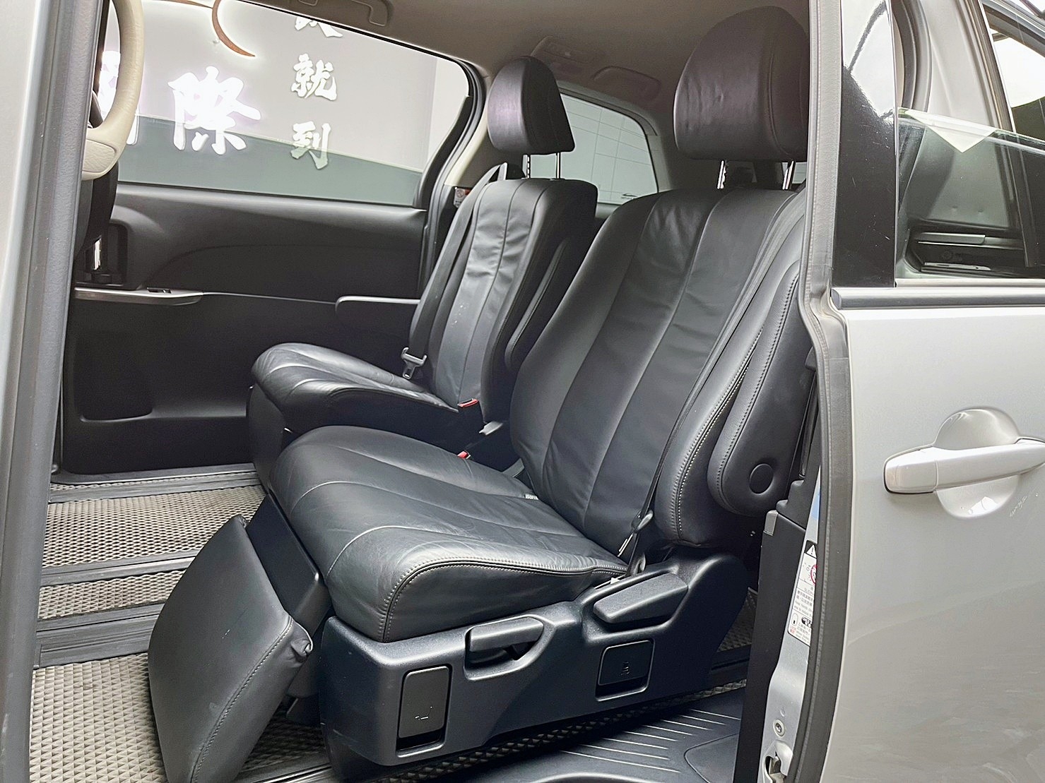 🔥2019式 TOYOTA Previa 裴利亞 七人座 全景天窗/電滑門🔥(019)【阿龍中古車 0968-691-205】  第2張相片
