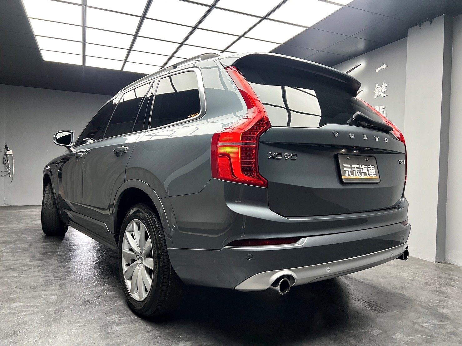 🔥2019式 VOLVO XC90 T5 Momentum 七人座 豪華坦克SUV🔥(200)【阿龍中古車 0968-691-205】  第6張相片