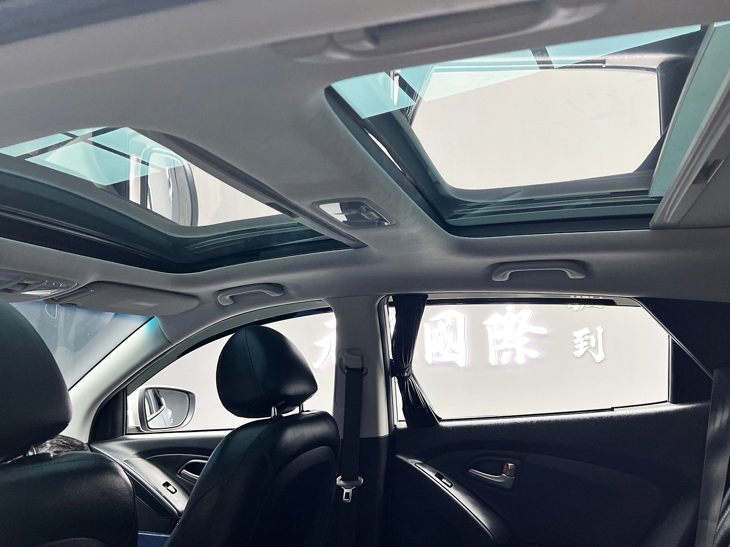 🔥2011 現代 IX35 全景天窗旗艦型 跑少又便宜/國產SUV 代步車 🔥(077)【阿龍中古車 0968-691-205】  第3張相片