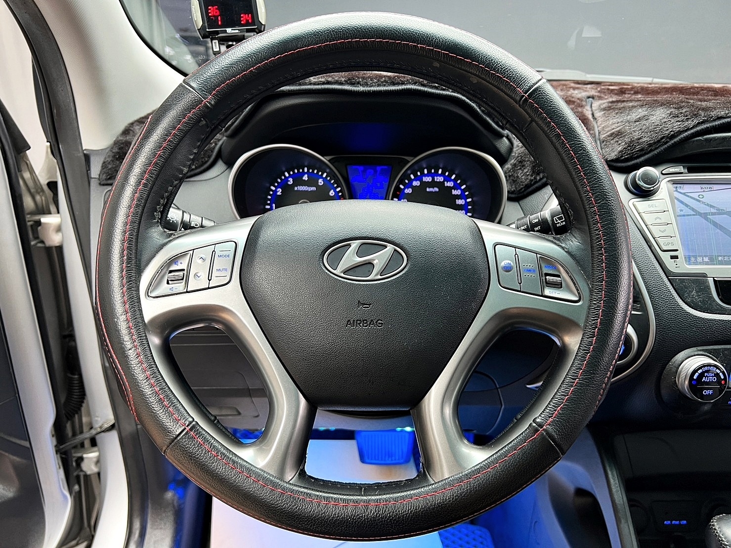 🔥2011 現代 IX35 全景天窗旗艦型 跑少又便宜/國產SUV 代步車 🔥(077)【阿龍中古車 0968-691-205】  第5張相片