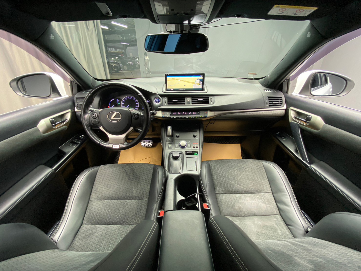 🔥2016 LEXUS CT CT200h F Sport菁英版/附安卓機 油電 掀背 🔥(241)【阿龍中古車 0968-691-205】  第3張相片