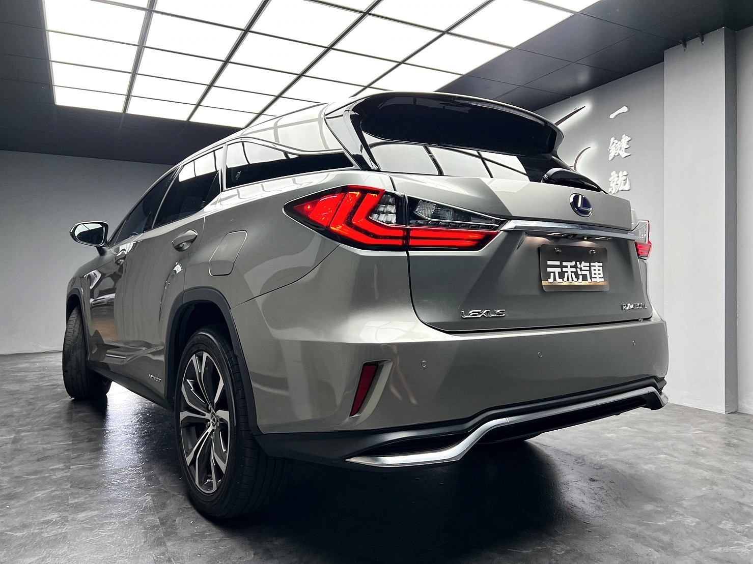 🔥2018 LEXUS RX450hL 七人座 稀有長軸旗艦版/大滿配🔥(014)【阿龍中古車 0968-691-205】  第3張相片