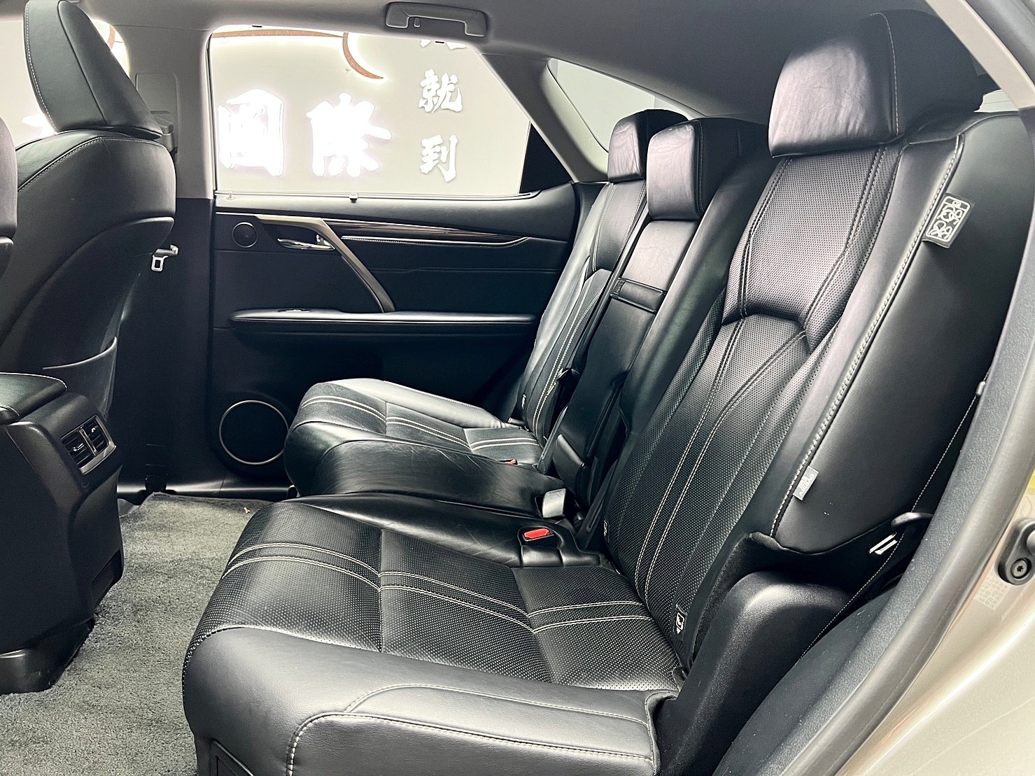 🔥2018 LEXUS RX450hL 七人座 稀有長軸旗艦版/大滿配🔥(014)【阿龍中古車 0968-691-205】  第4張相片