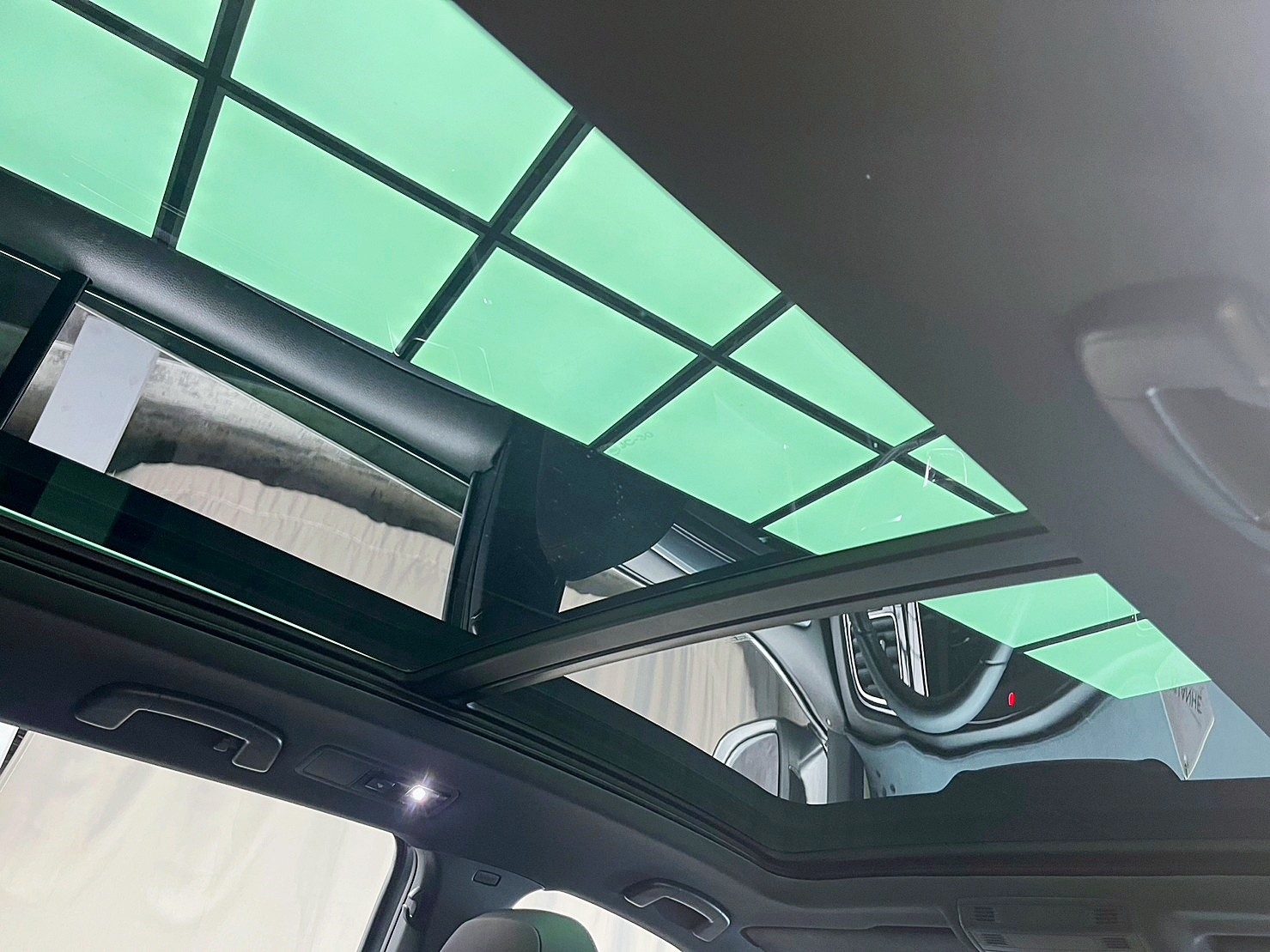 🔥2020 VW Golf Variant 280 TSI R-Line 省油稅 旅行車 DY音響 升級18吋鋁圈 新車保固 🔥(237)【阿龍中古車 0968-691-205】  第4張相片