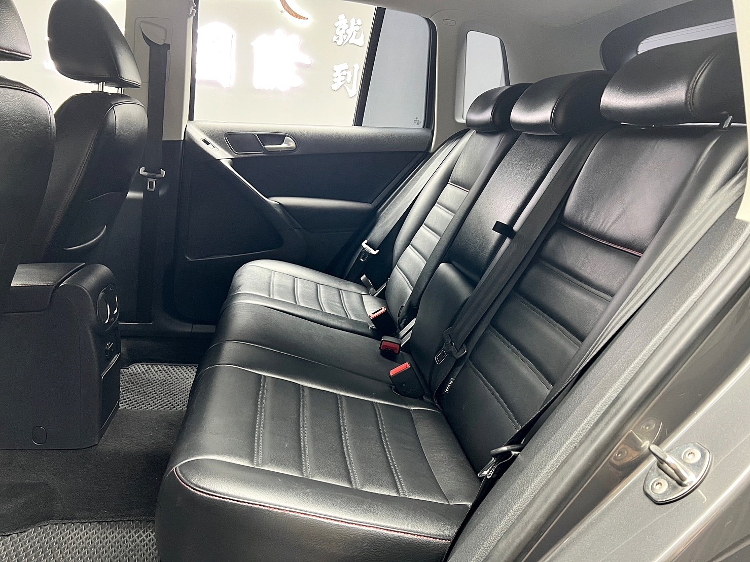 🔥2015式 VW 帝觀 Tiguan Trend&Fun 升級安卓機 + R-Line方向盤 🔥(239)【阿龍中古車 0968-691-205】  第2張相片
