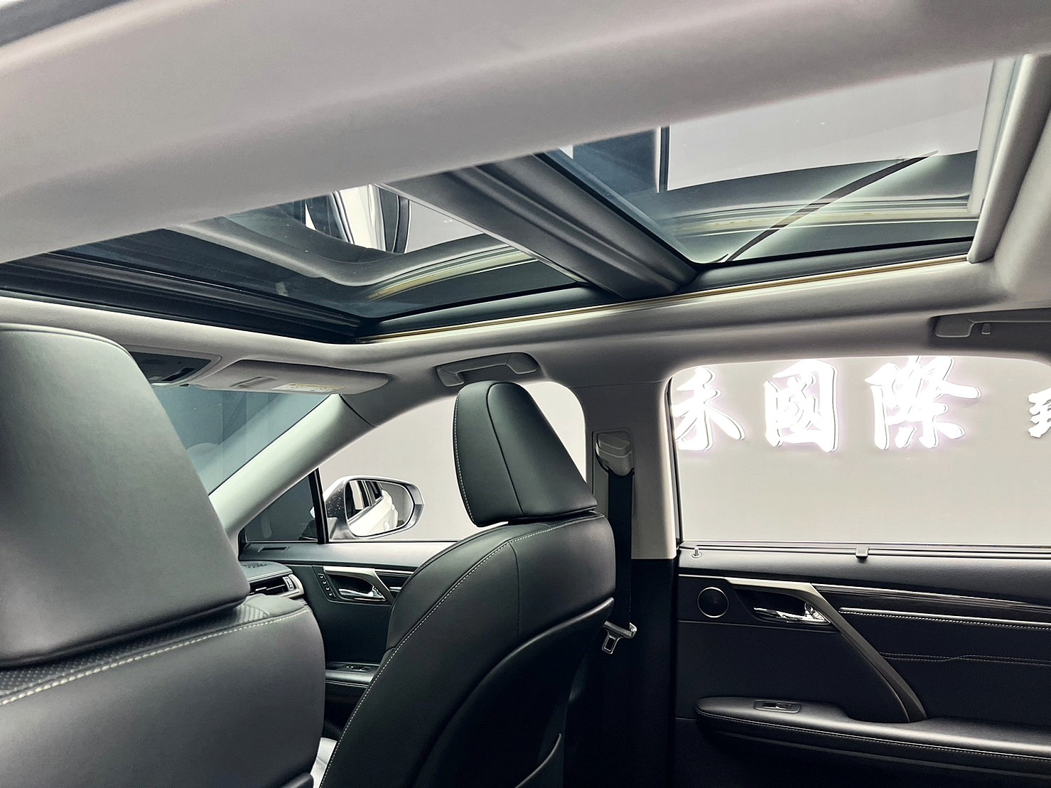 🔥2016式 LEXUS RX450h ACC四驅旗艦版/頂級油電休旅🔥(146)【阿龍中古車 0968-691-205】  第3張相片