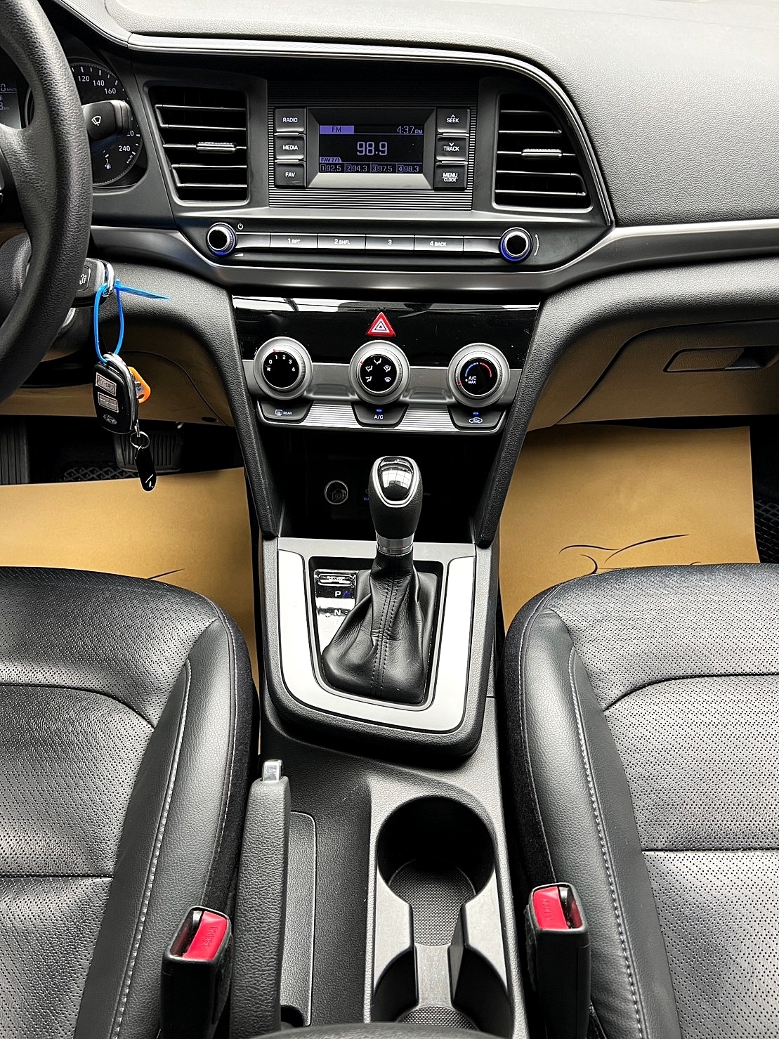 🔥2020全新小改款 HYUNDAI Elantra 一輪強 超帥銳利三角頭燈🔥(166)【阿龍中古車 0968-691-205】  第5張相片