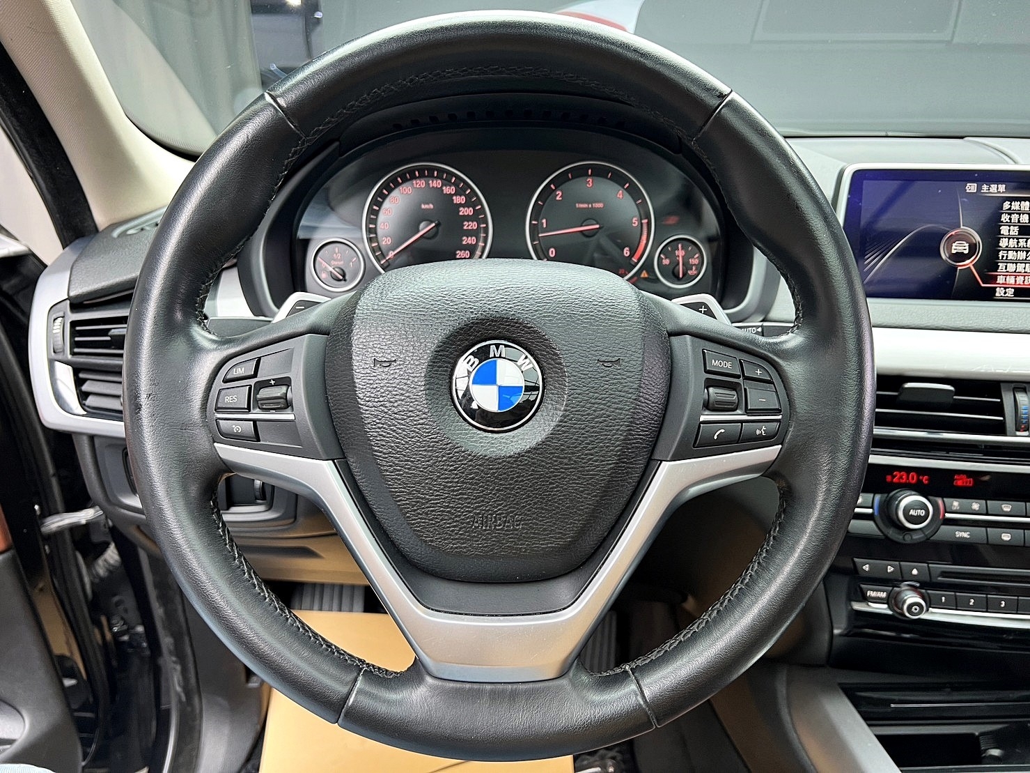 🔥2014式 F15 BMW X5 xDrive30d 全景天窗/電尾門🔥(218)【阿龍中古車 0968-691-205】  第5張相片