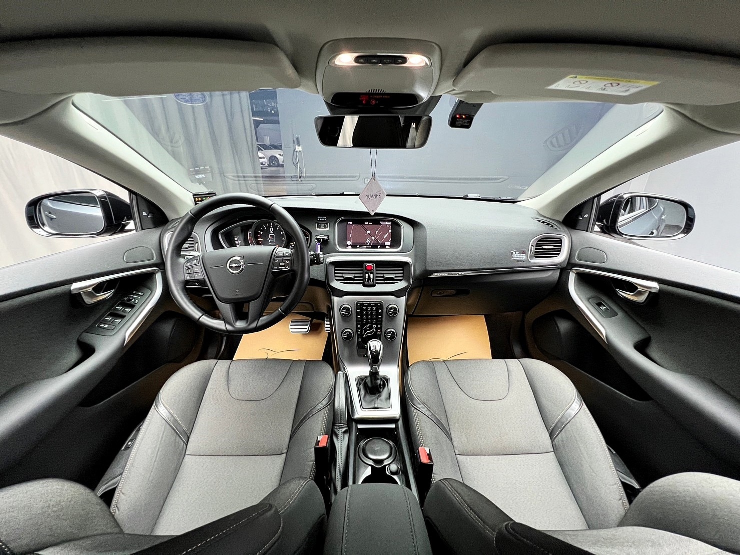 🔥2018式 VOLVO V40 CrossCountry T4 安全運動版 ACC跟車 四驅 掀背 🔥(254)【阿龍中古車 0968-691-205】  第4張相片