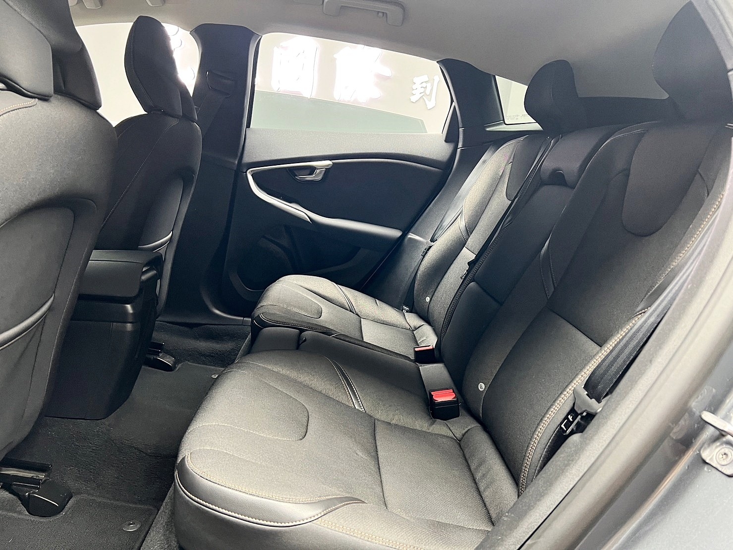 🔥2018式 VOLVO V40 CrossCountry T4 安全運動版 ACC跟車 四驅 掀背 🔥(254)【阿龍中古車 0968-691-205】  第9張相片