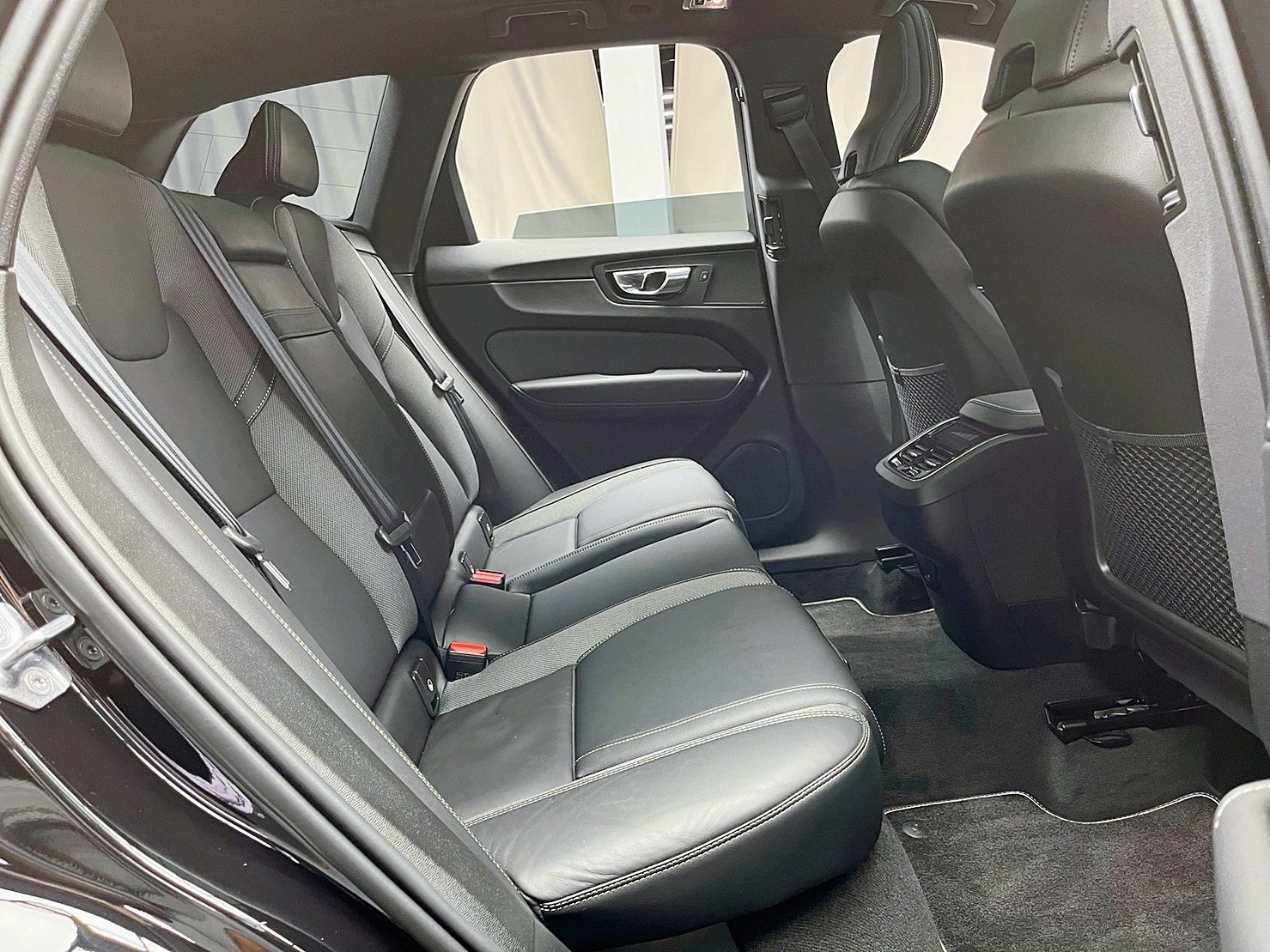 🔥2021 VOLVO XC60 B5 R版 48V輕油電 ACC跟車 HUD抬顯 HK音響 🔥(193)【阿龍中古車 0968-691-205】  第3張相片