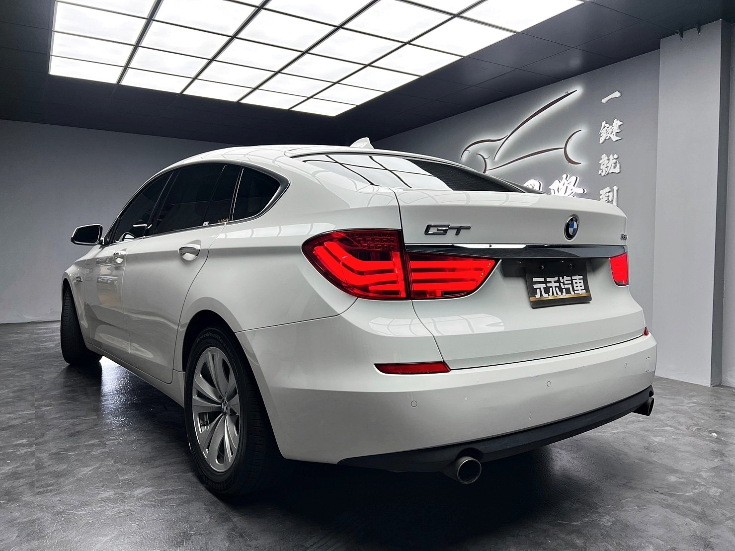 🔥2010 F07 BMW 535i GT 米色內室/電動遮陽簾🔥(233)【阿龍中古車 0968-691-205】  第9張相片