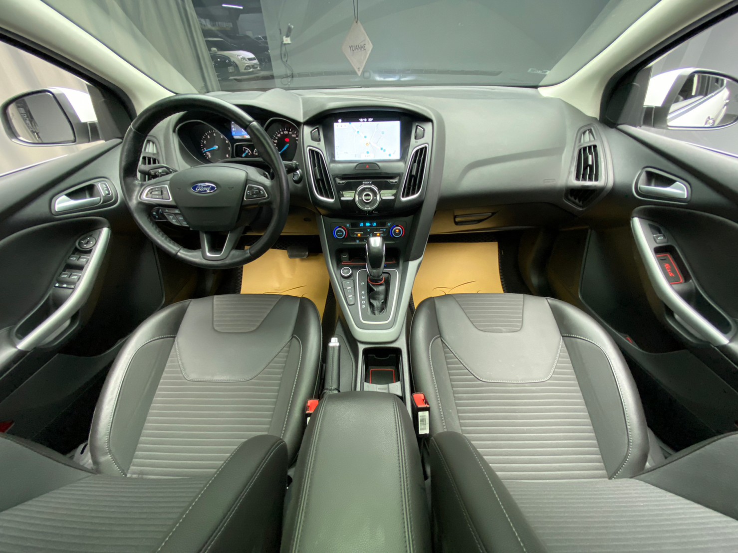 🔥2019式 Ford Focus 5D EcoBoost 180頂級運動型 升級電尾門  閥門排氣管 自動停車 國產掀背 🔥(049)【阿龍中古車 0968-691-205】  第9張相片