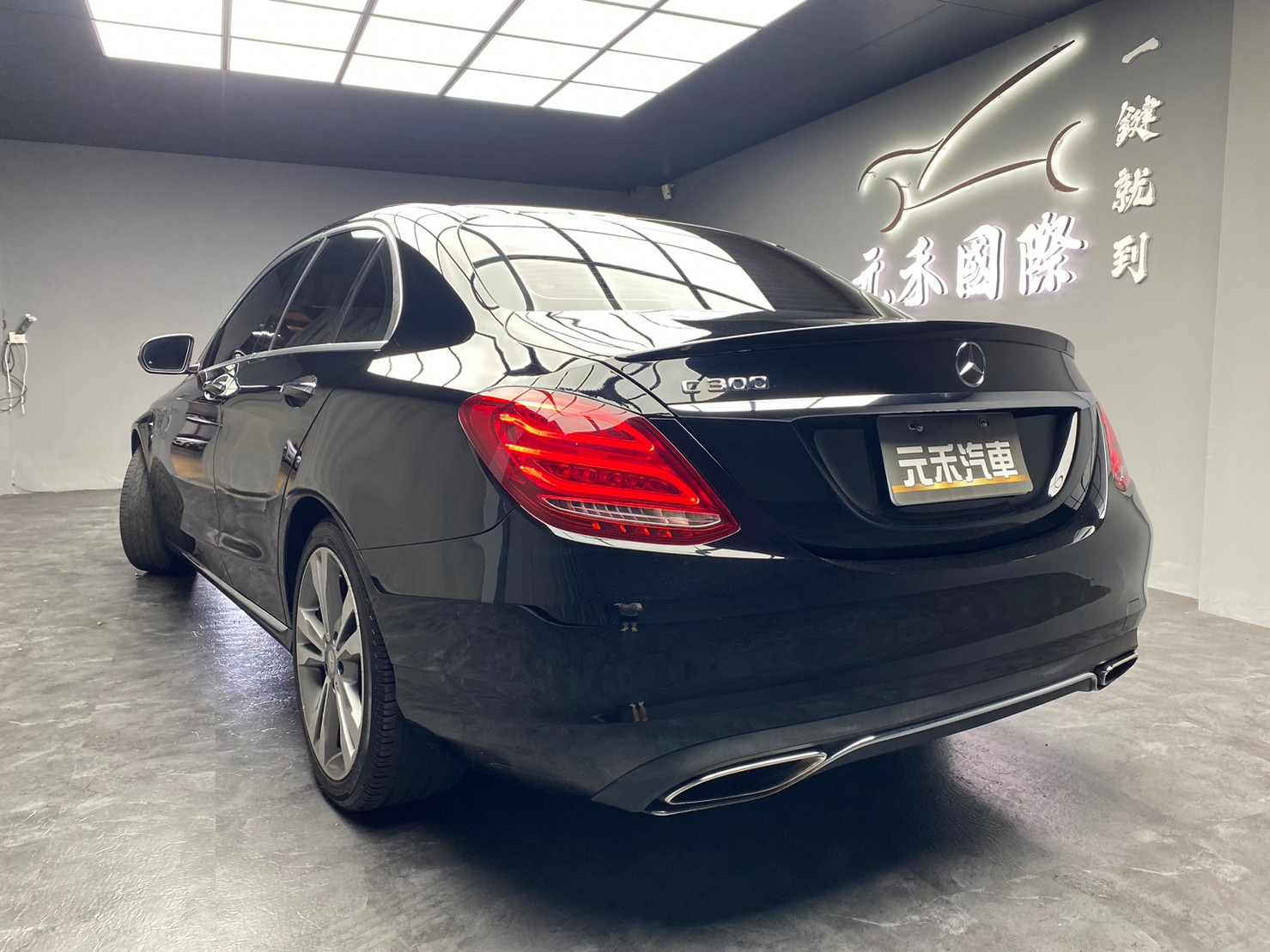 超熱銷🔥 2015 W205 BENZ C300 柏林之音/盲點/電熱椅 🔥(104)【阿龍中古車 0968-691-205】  第9張相片