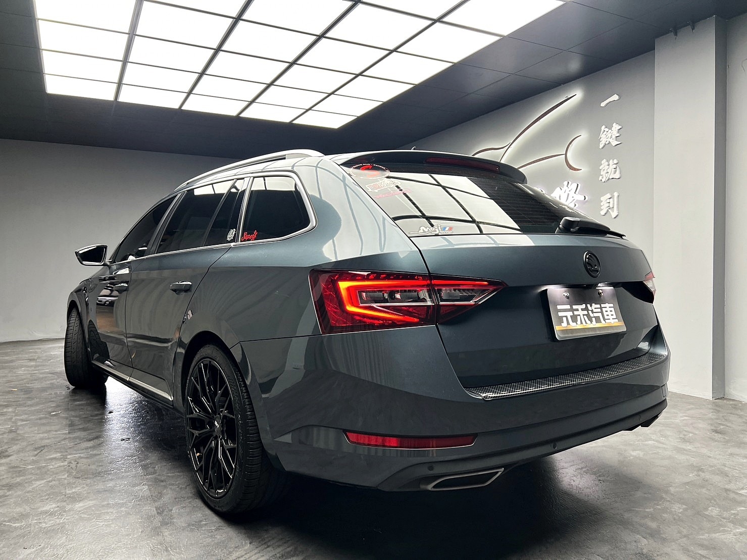 🔥2016 Skoda Superb Combi 電尾門/升級鋁圈 旅行車 🔥(151)【阿龍中古車 0968-691-205】  第2張相片