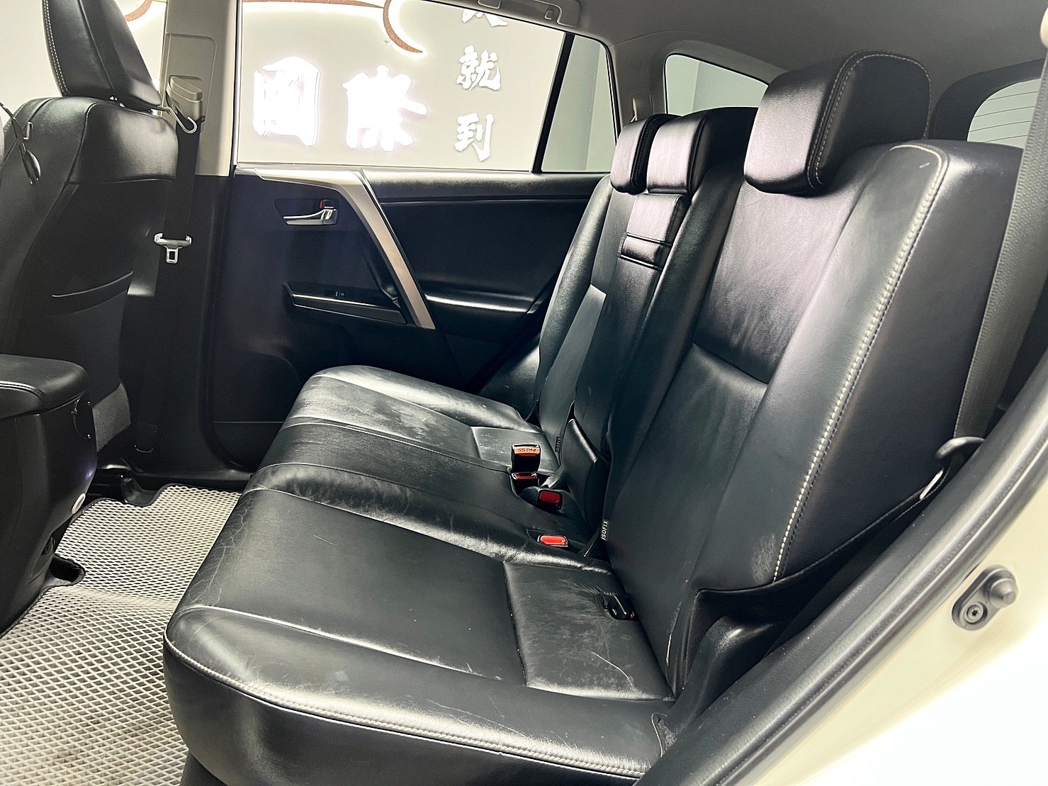 🔥2016 Toyota RAV4  2.5 Hybrid 尊爵版 油電 前後LED/盲點/電尾門/抬顯🔥(229)【阿龍中古車 0968-691-205】  第9張相片