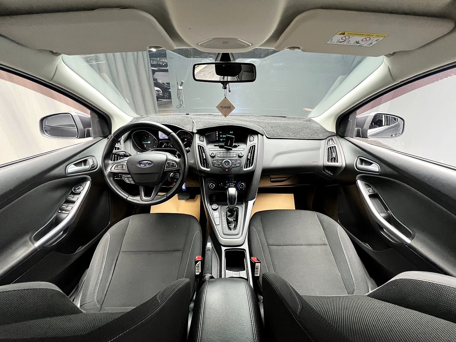 🔥2017式 FORD Focus 5D 柴油時尚型 實惠國產 掀背🔥(237)【阿龍中古車 0968-691-205】  第4張相片