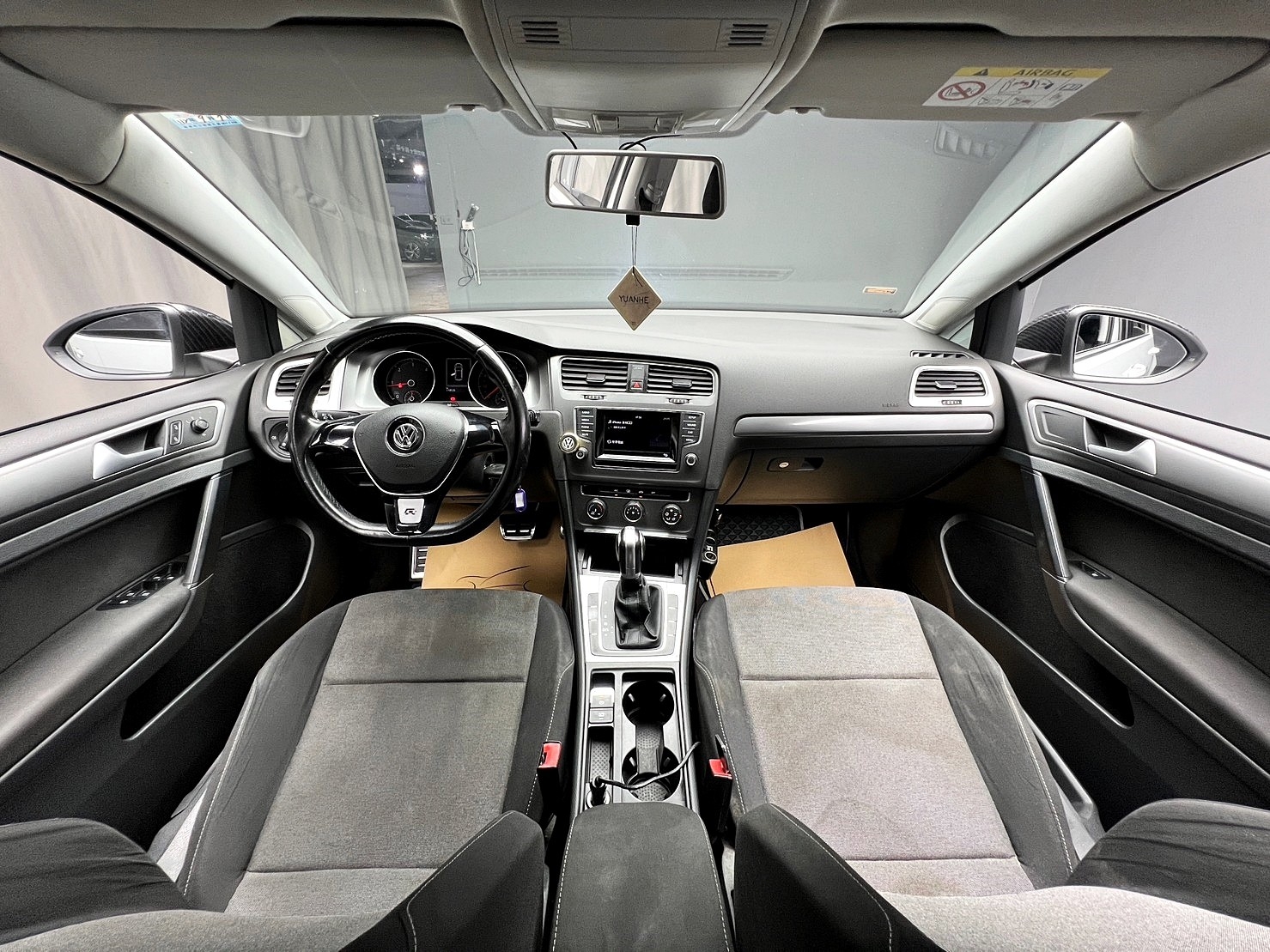 🔥2015 VW 七代 Golf 柴油熱門小鋼砲 升級R版方向盤🔥(008)【阿龍中古車 0968-691-205】  第4張相片