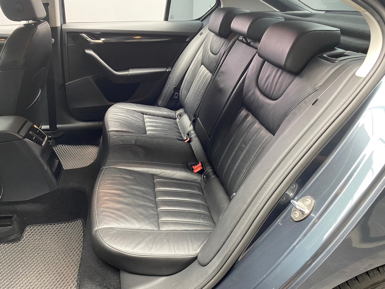 🔥2017 Skoda Octavia (NEW) 豪華版 超省油實惠房車🔥(256)【阿龍中古車 0968-691-205】  第2張相片