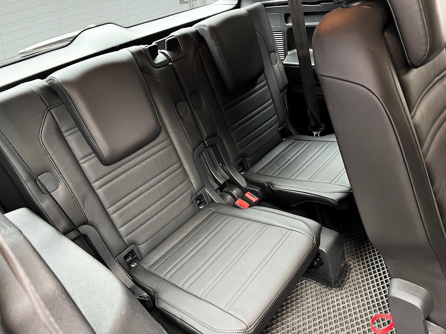 🔥2018式 VW Touran 280TSI Comfortline 七人座 經濟實惠廂型SUV🔥(259)【阿龍中古車 0968-691-205】  第3張相片