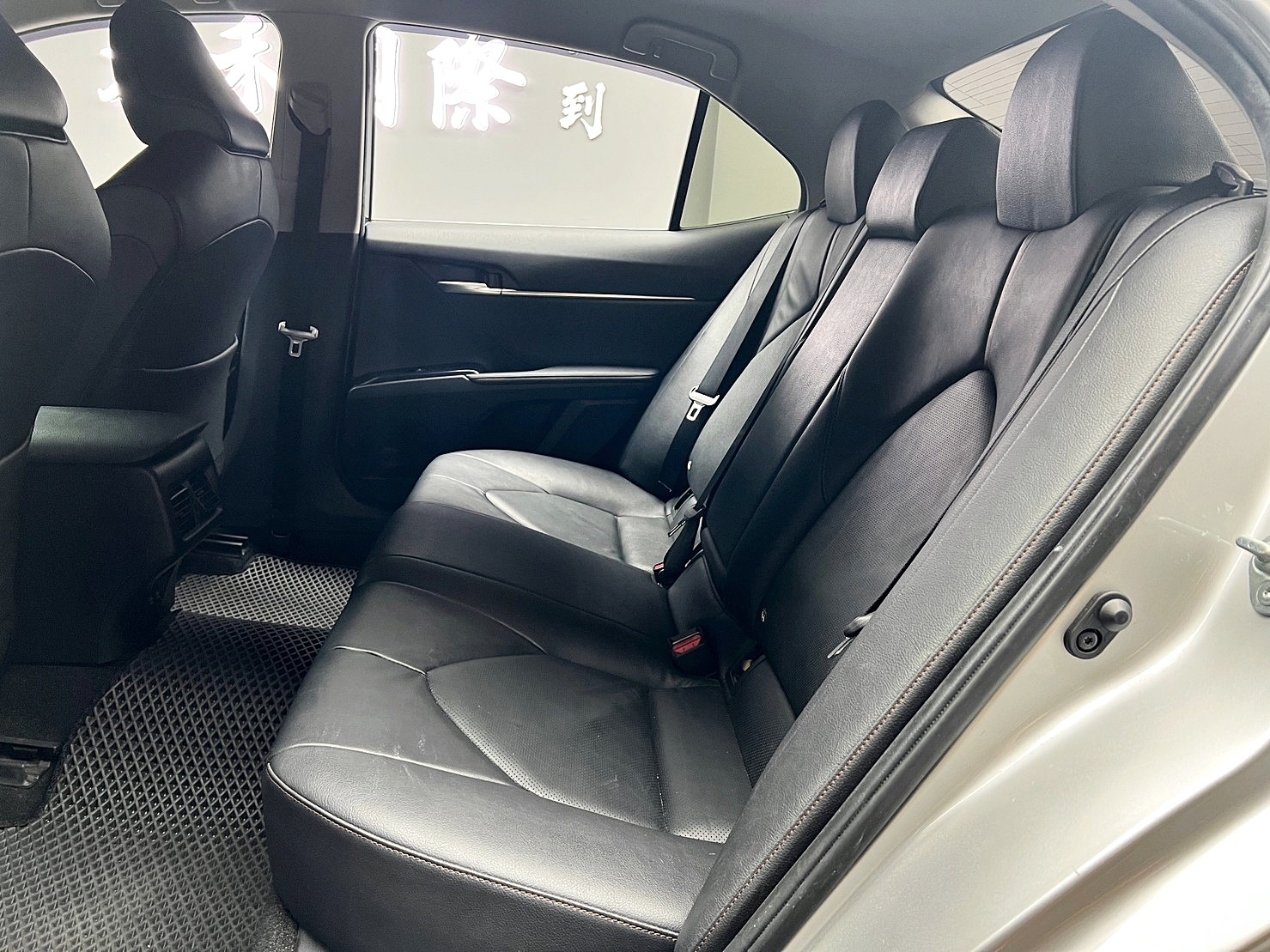 🔥2020 Toyota Camry 冠美麗 ACC跟車 盲點 新車保固中 🔥(022)【阿龍中古車 0968-691-205】  第2張相片
