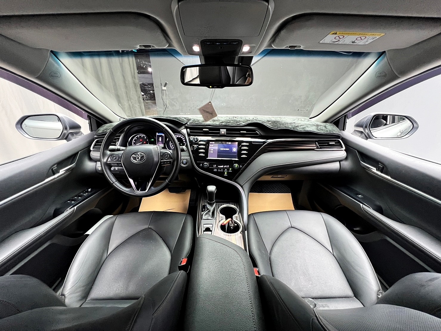 🔥2020 Toyota Camry 冠美麗 ACC跟車 盲點 新車保固中 🔥(022)【阿龍中古車 0968-691-205】  第3張相片