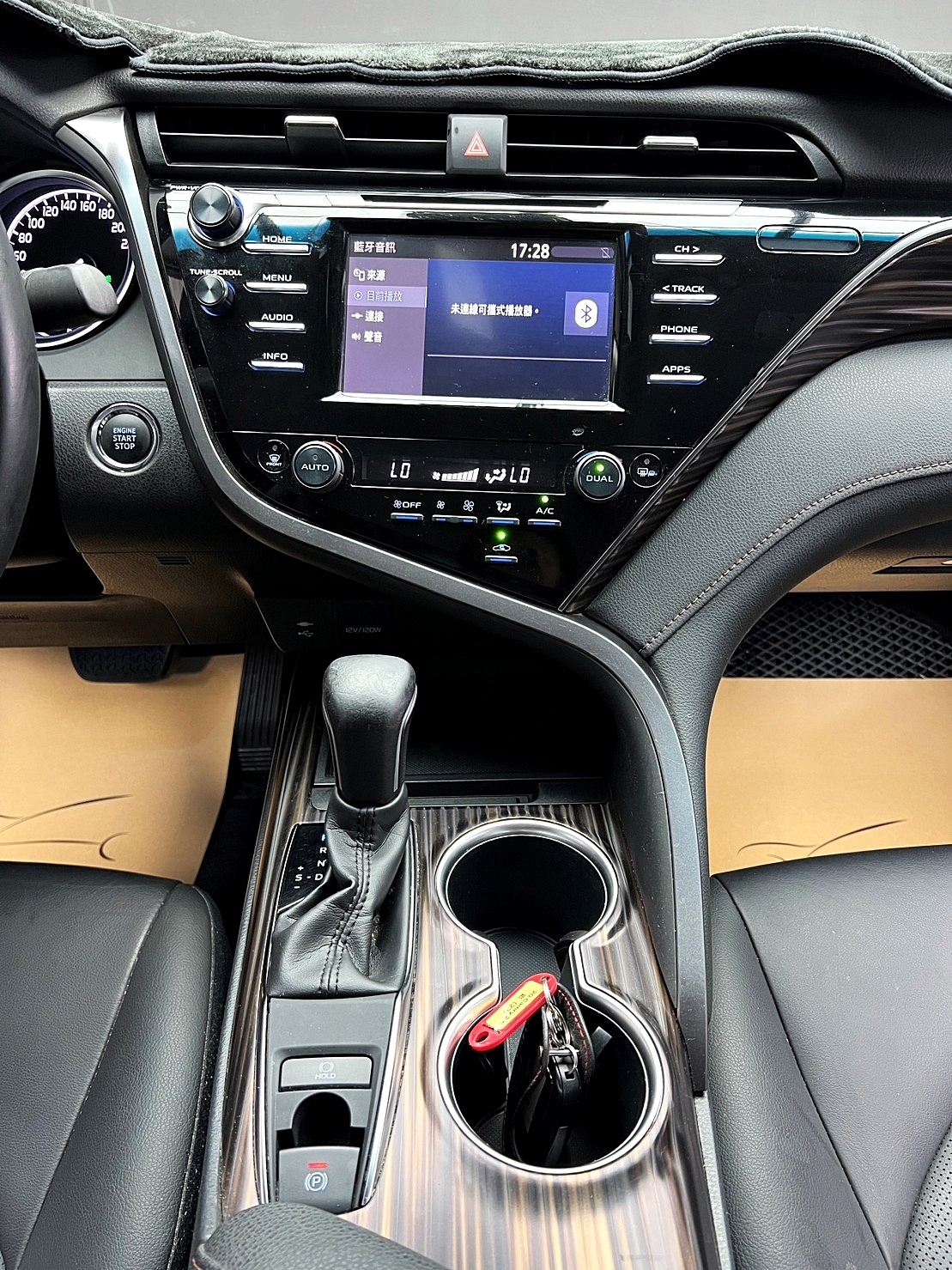 🔥2020 Toyota Camry 冠美麗 ACC跟車 盲點 新車保固中 🔥(022)【阿龍中古車 0968-691-205】  第4張相片