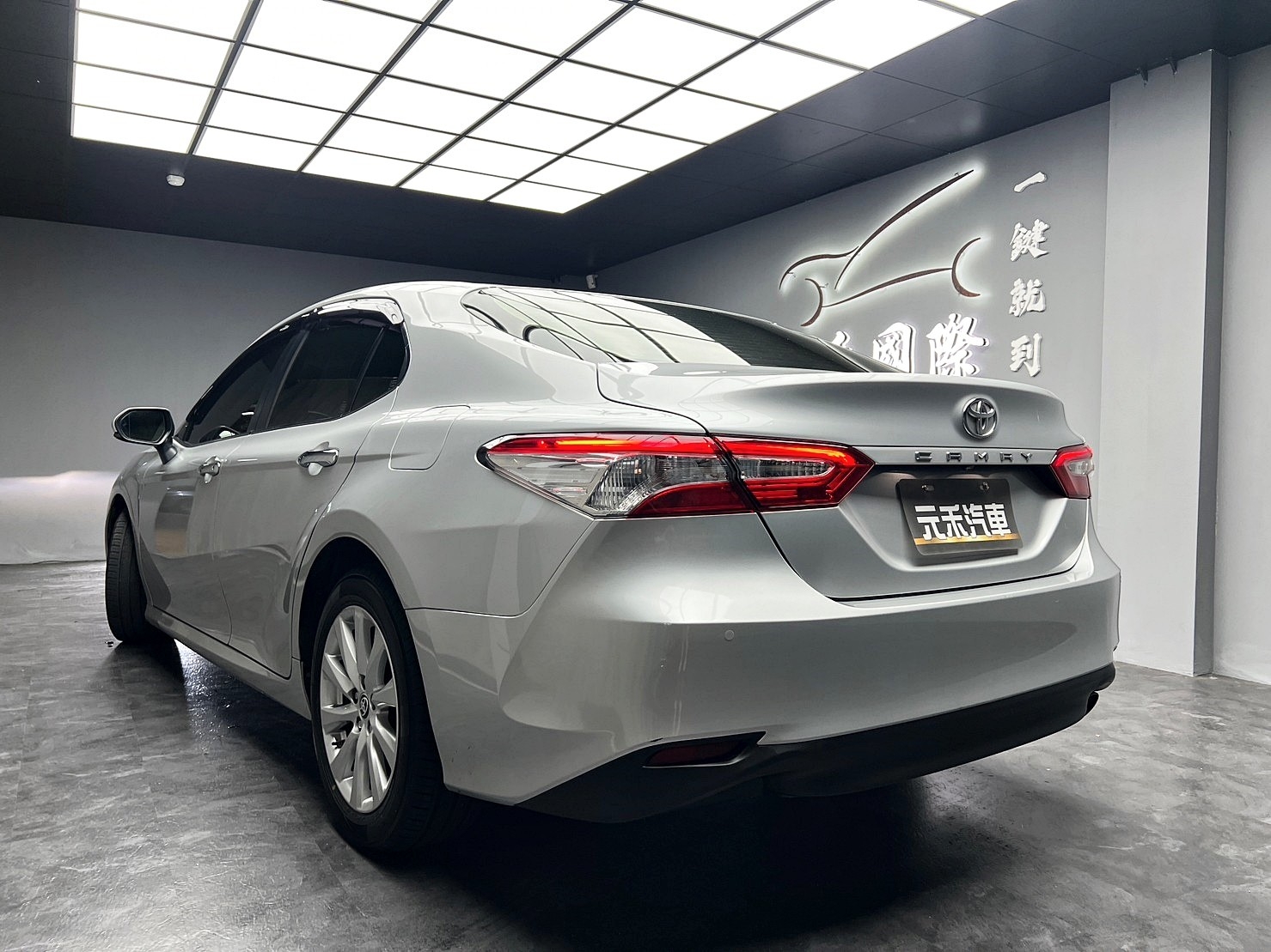 🔥2020 Toyota Camry 冠美麗 ACC跟車 盲點 新車保固中 🔥(022)【阿龍中古車 0968-691-205】  第9張相片