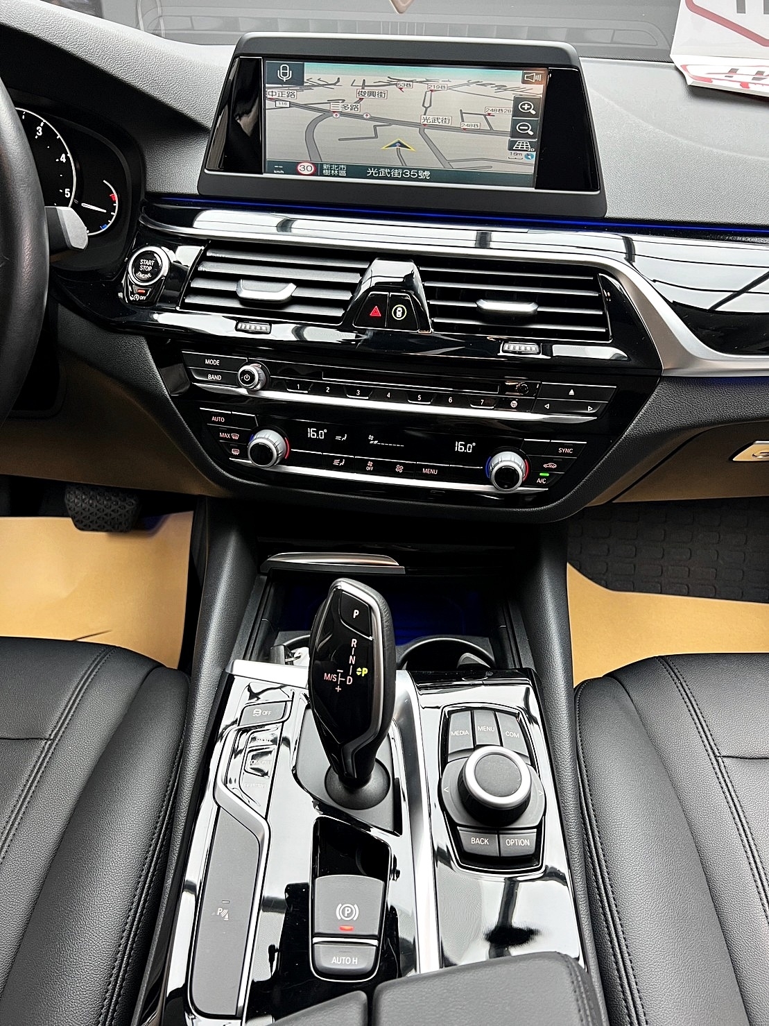 🔥2018 G30 BMW 520d 5AS/自動停車/電尾門/氣氛燈🔥(096)【阿龍中古車 0968-691-205】  第4張相片