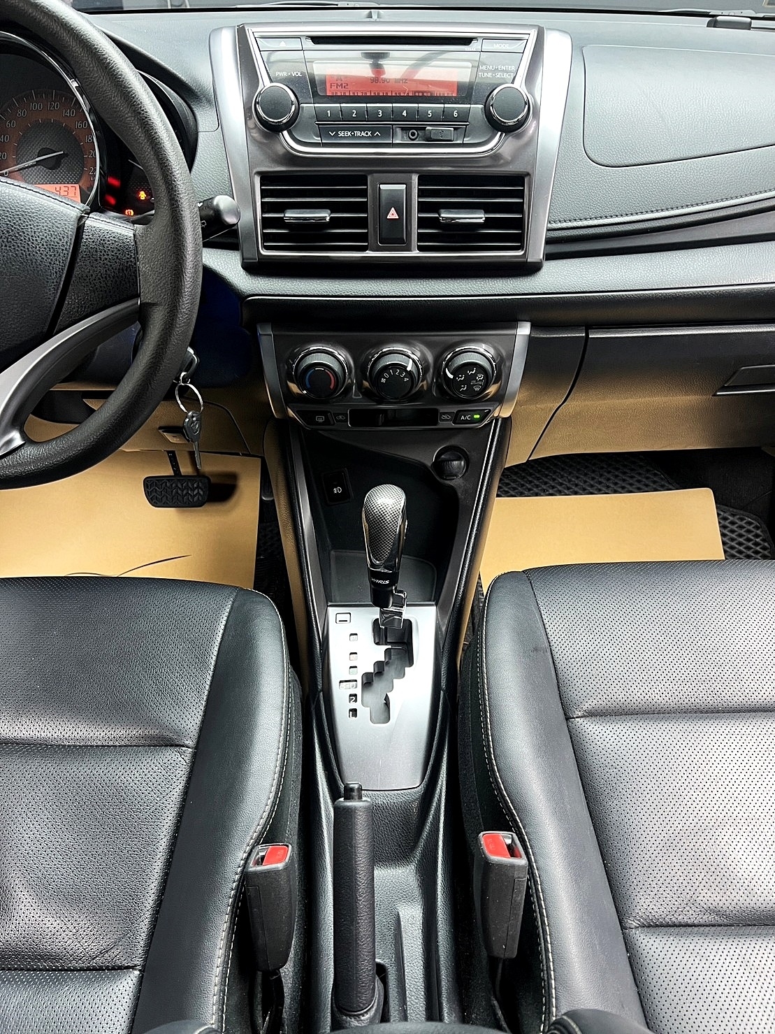 🔥2015式 Toyota Yaris 經典版 大鴨 神級小車🔥(260)【阿龍中古車 0968-691-205】  第5張相片