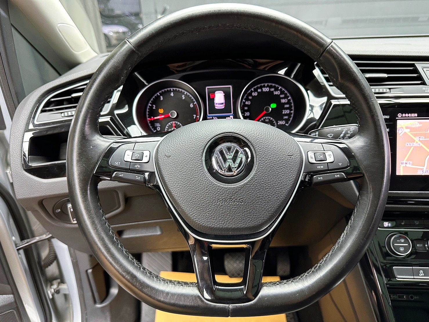 🔥2019式 VW Touran 土狼 280 TSI R-Line 七人座 ACC跟車 電熱椅 自動停車 🔥(114)【阿龍中古車 0968-691-205】  第9張相片