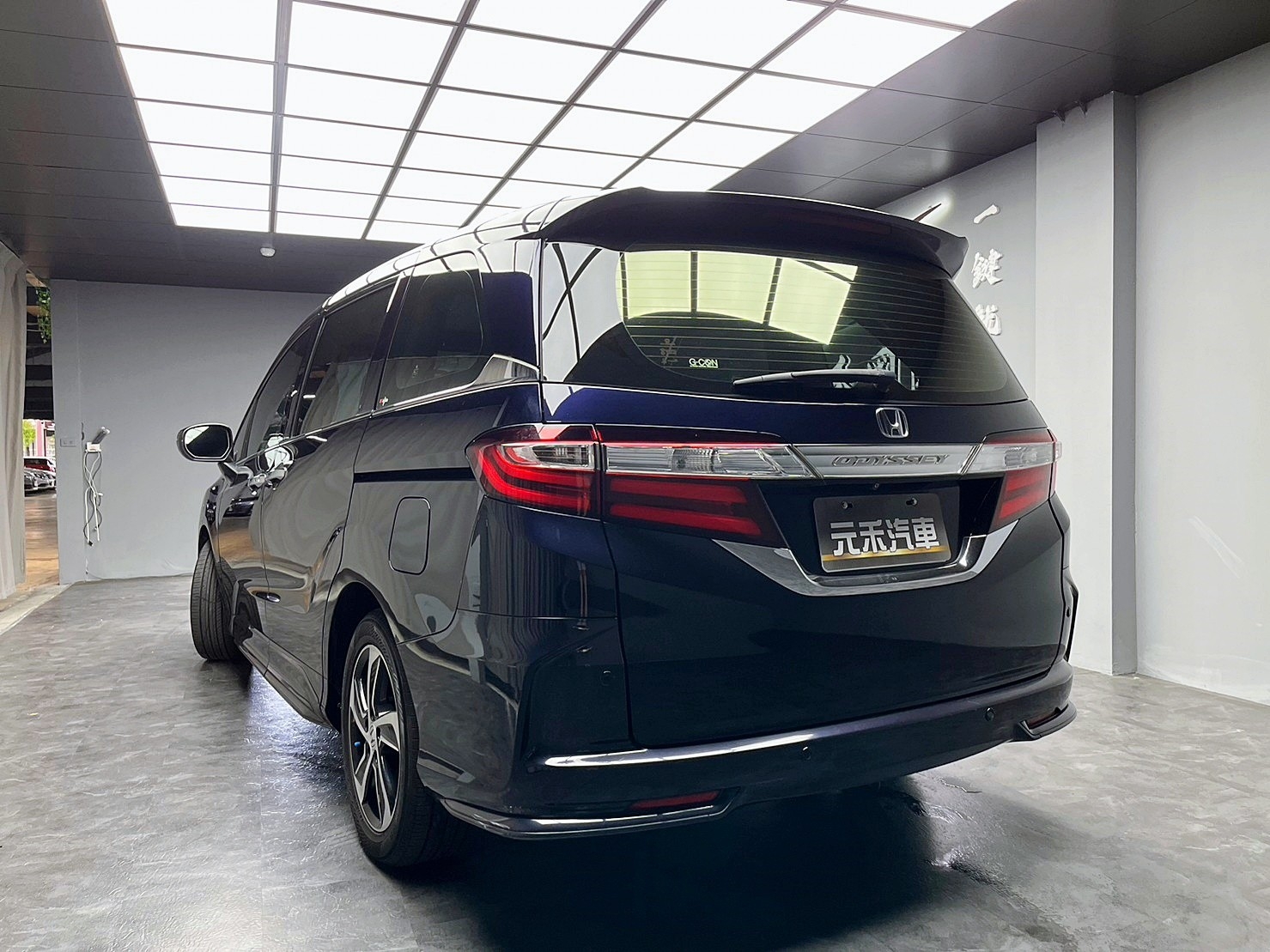 🔥2016式 Honda 奧德賽 Odyssey 2.4 Apex 七人座 雙電滑門 環景 三區恆溫 自動停車 🔥(158)【阿龍中古車 0968-691-205】  第2張相片