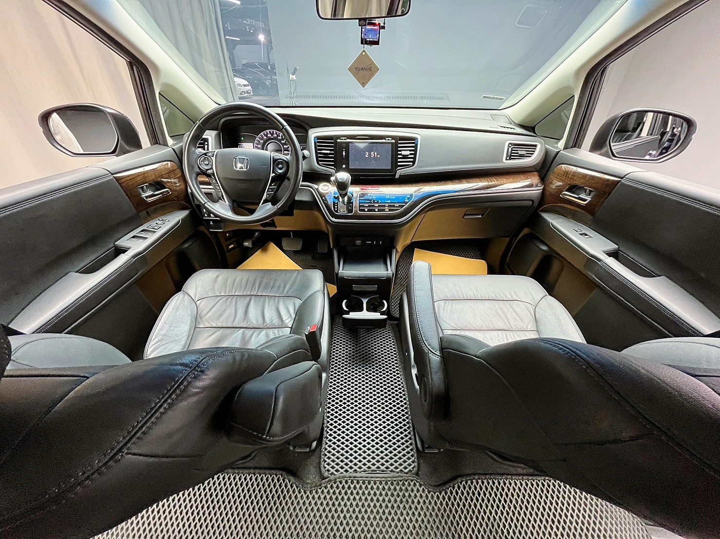 🔥2016式 Honda 奧德賽 Odyssey 2.4 Apex 七人座 雙電滑門 環景 三區恆溫 自動停車 🔥(158)【阿龍中古車 0968-691-205】  第5張相片