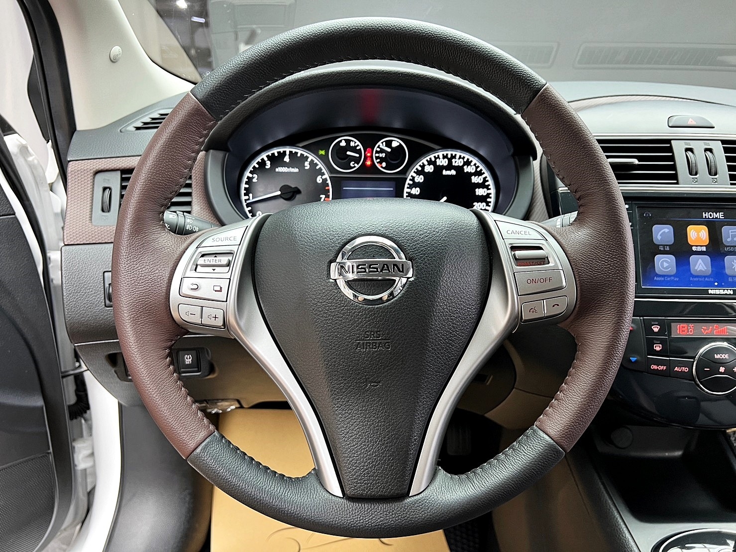 🔥2023式 NISSAN Tiida 5D J版 神級小車 環景 抬顯 盲點 🔥(011)【阿龍中古車 0968-691-205】  第5張相片